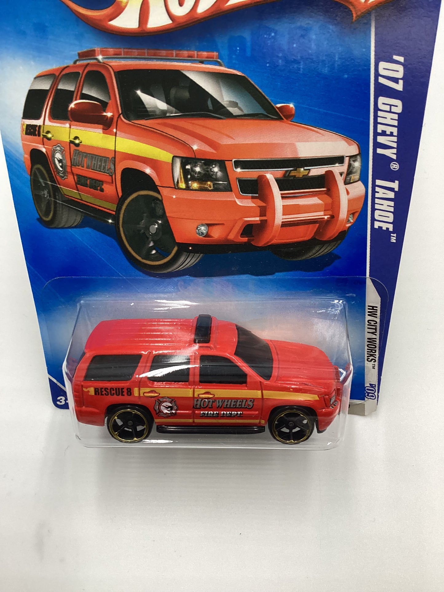 2009 Hot Wheels #108 07 Chevy Tahoe Fire Dept. Red Battle Force 5 Card 17A