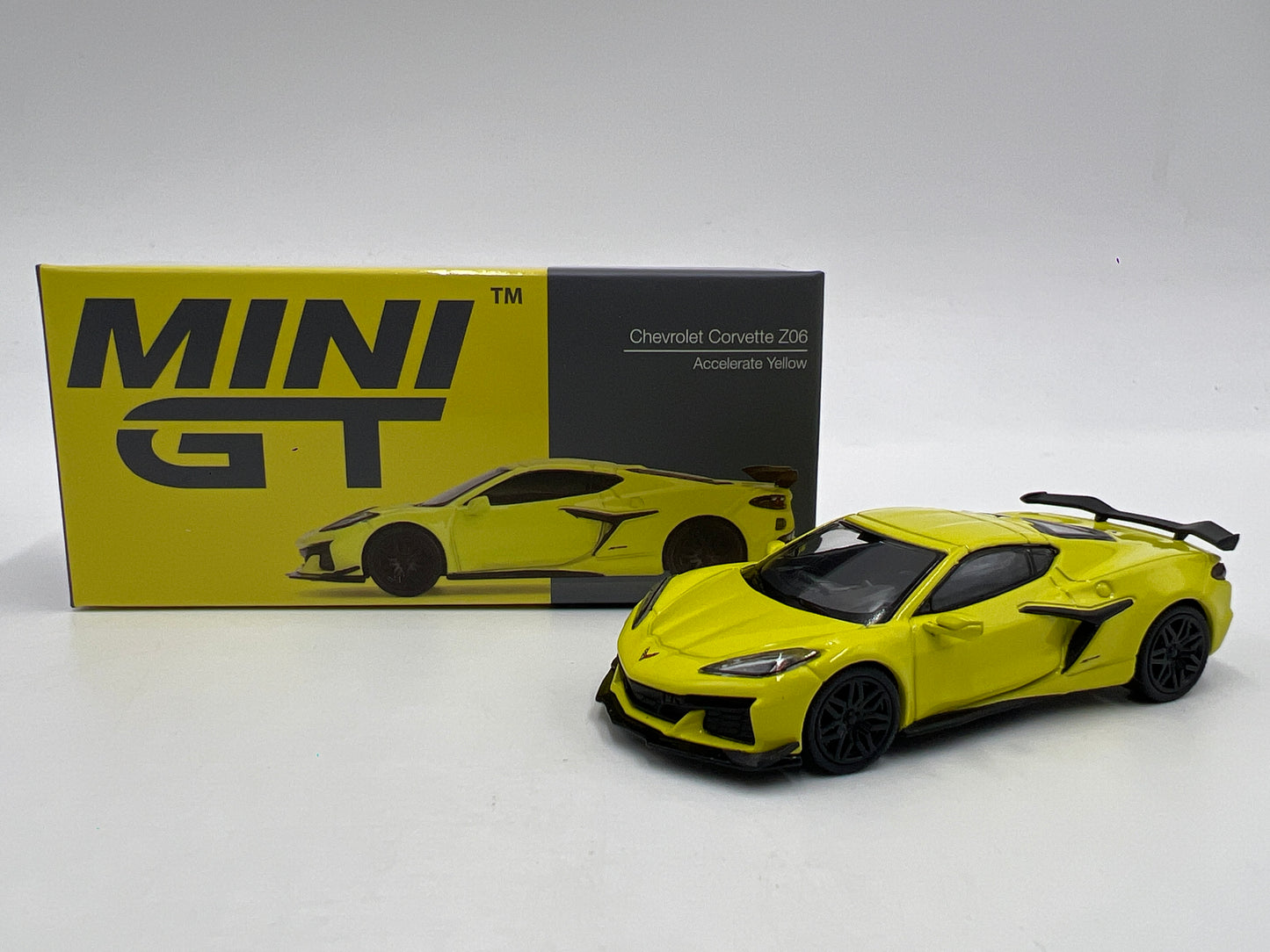 Mini GT MiJo Exclusive #441 Chevrolet Corvette Z06 Yellow