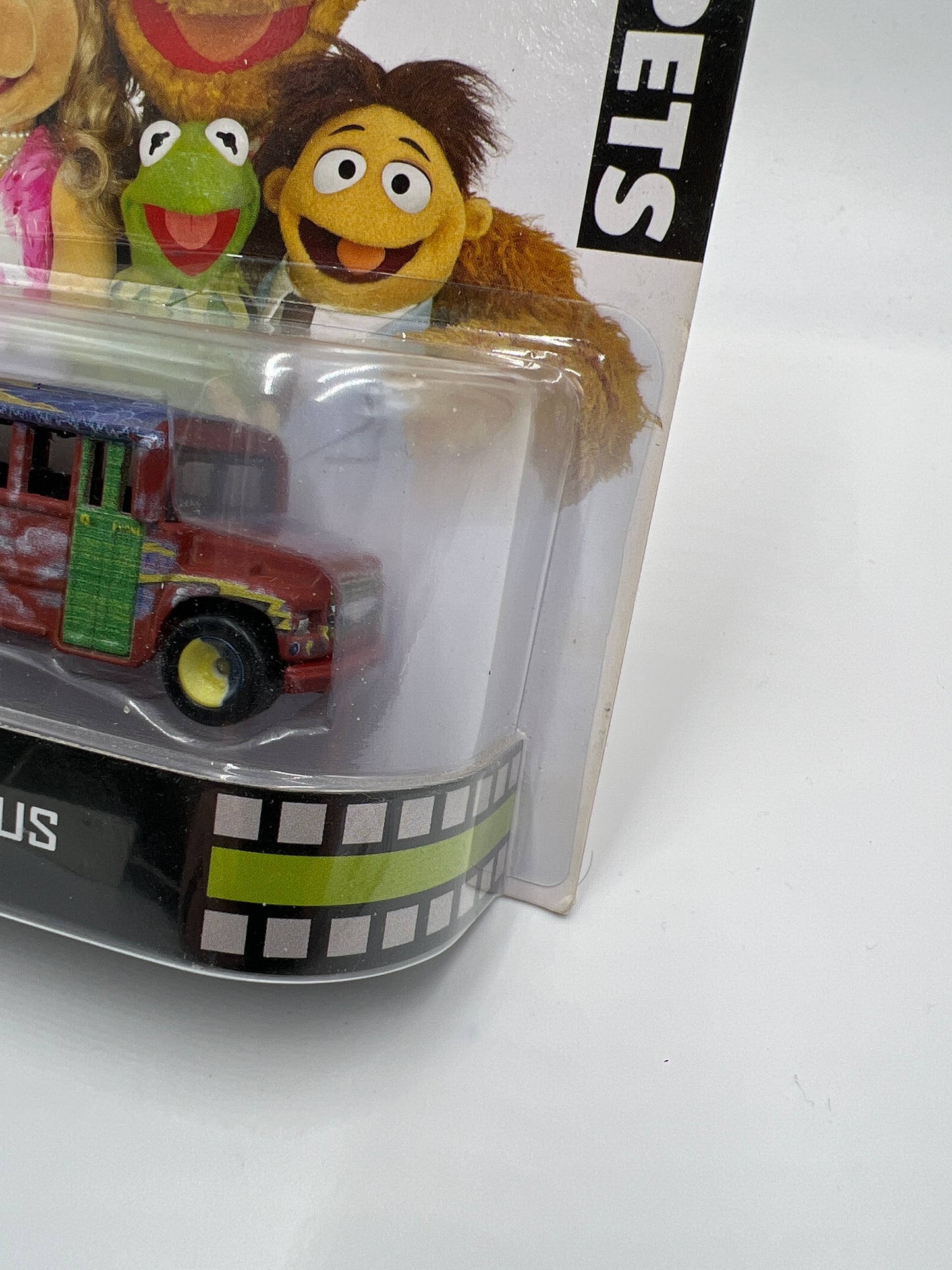 Hot Wheels Retro Entertainment The Muppets School Bus