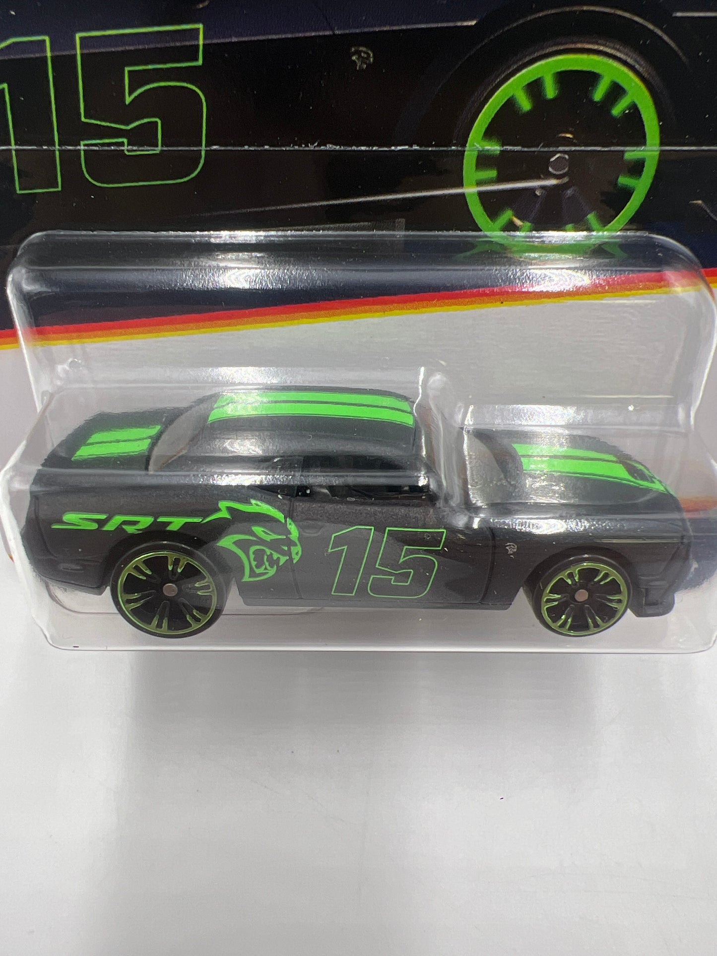 2024 Hot Wheels Neon Speeders 6/8 15 Dodge Challenger SRT Hellcat 160Q