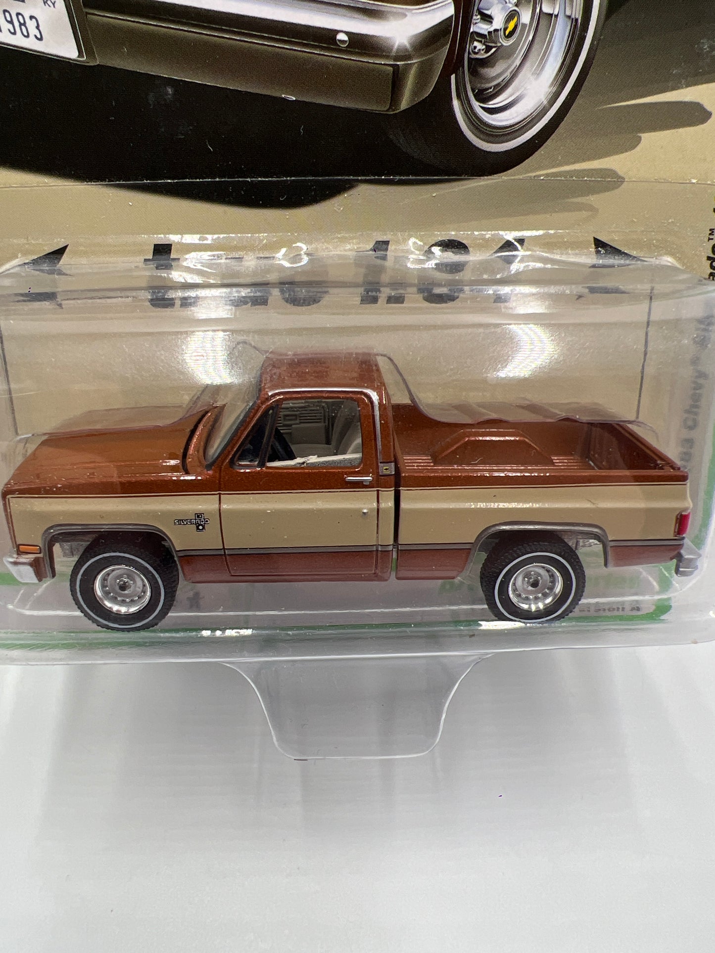 Auto World Muscle Trucks Release 3 Version A 1983 Chevy Silverado 10 Fleetside Brown 184D