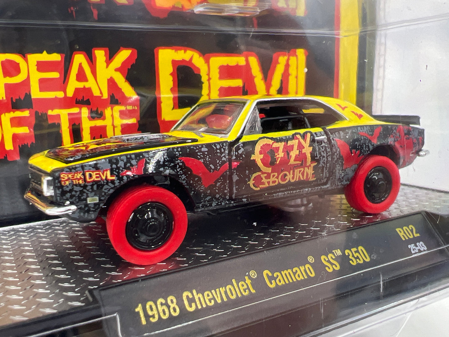 M2 Machines R02 CHASE Rock Legends Ozzy Ozbourne 1968 Chevrolet Camaro SS 350