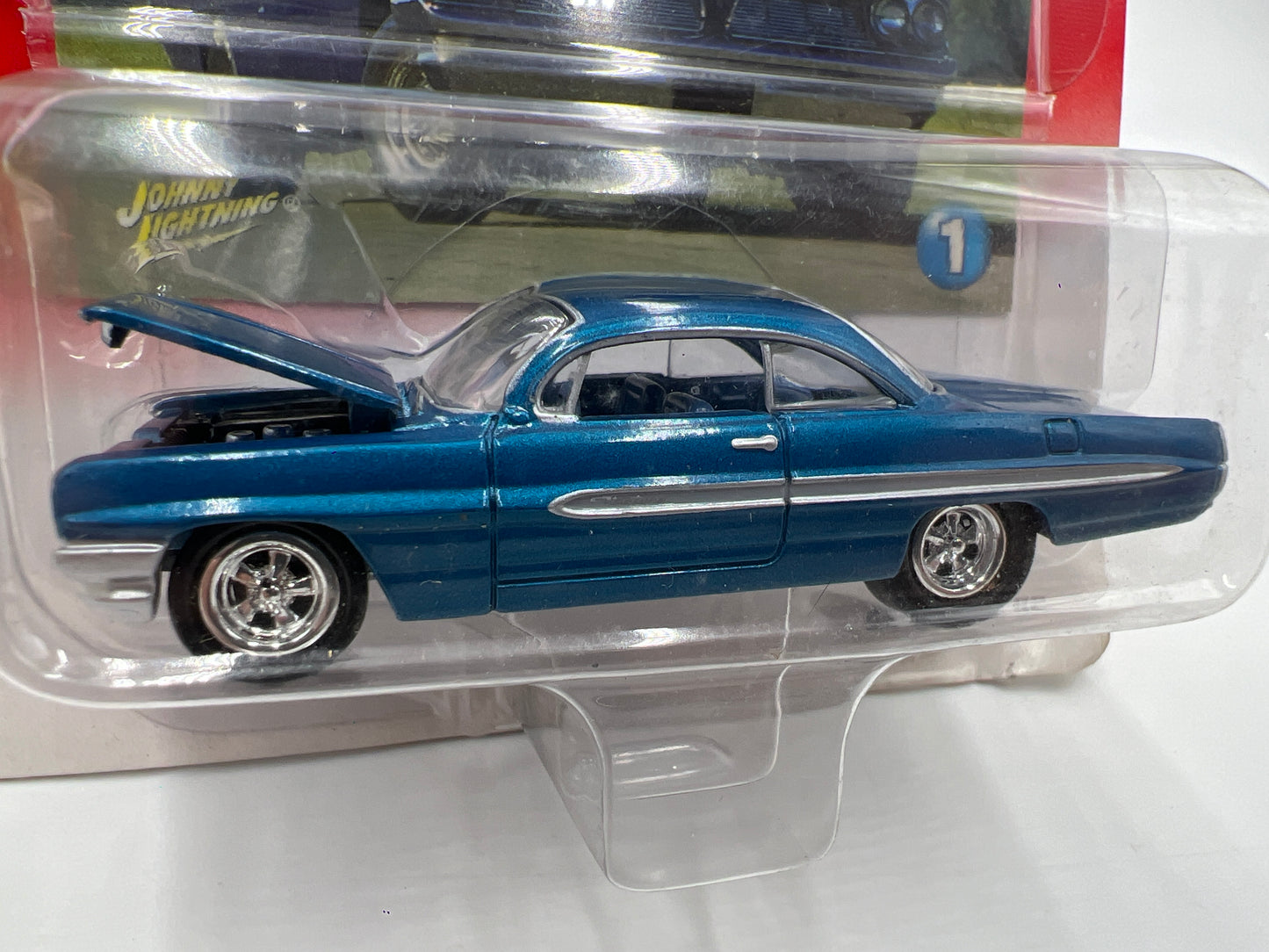Johnny Lightning Muscle Cars USA #1 1961 Pontiac Ventura Blue 220A