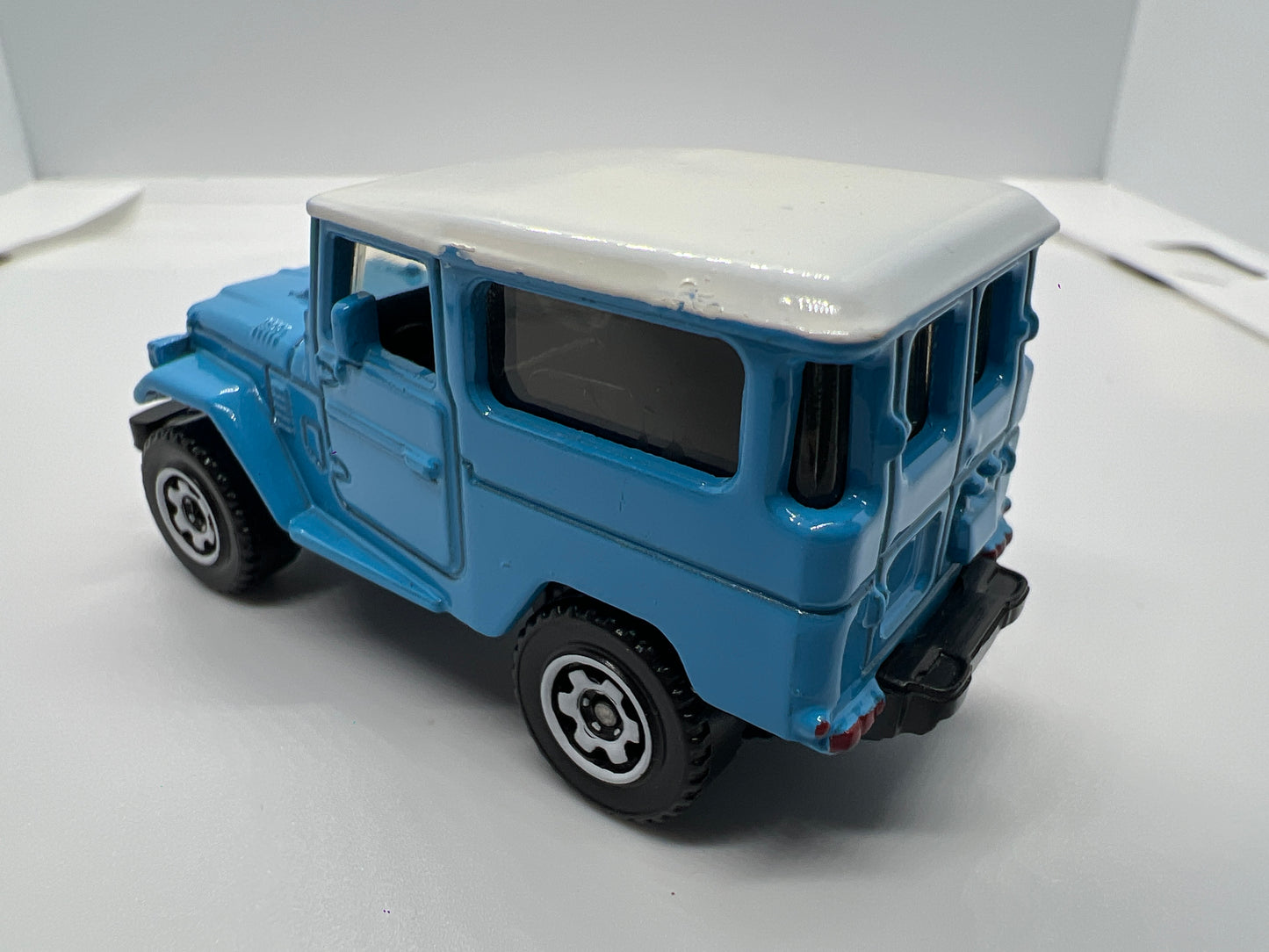 Matchbox 1/64 1968 Toyota Land Cruiser FJ40 Light Blue Loose