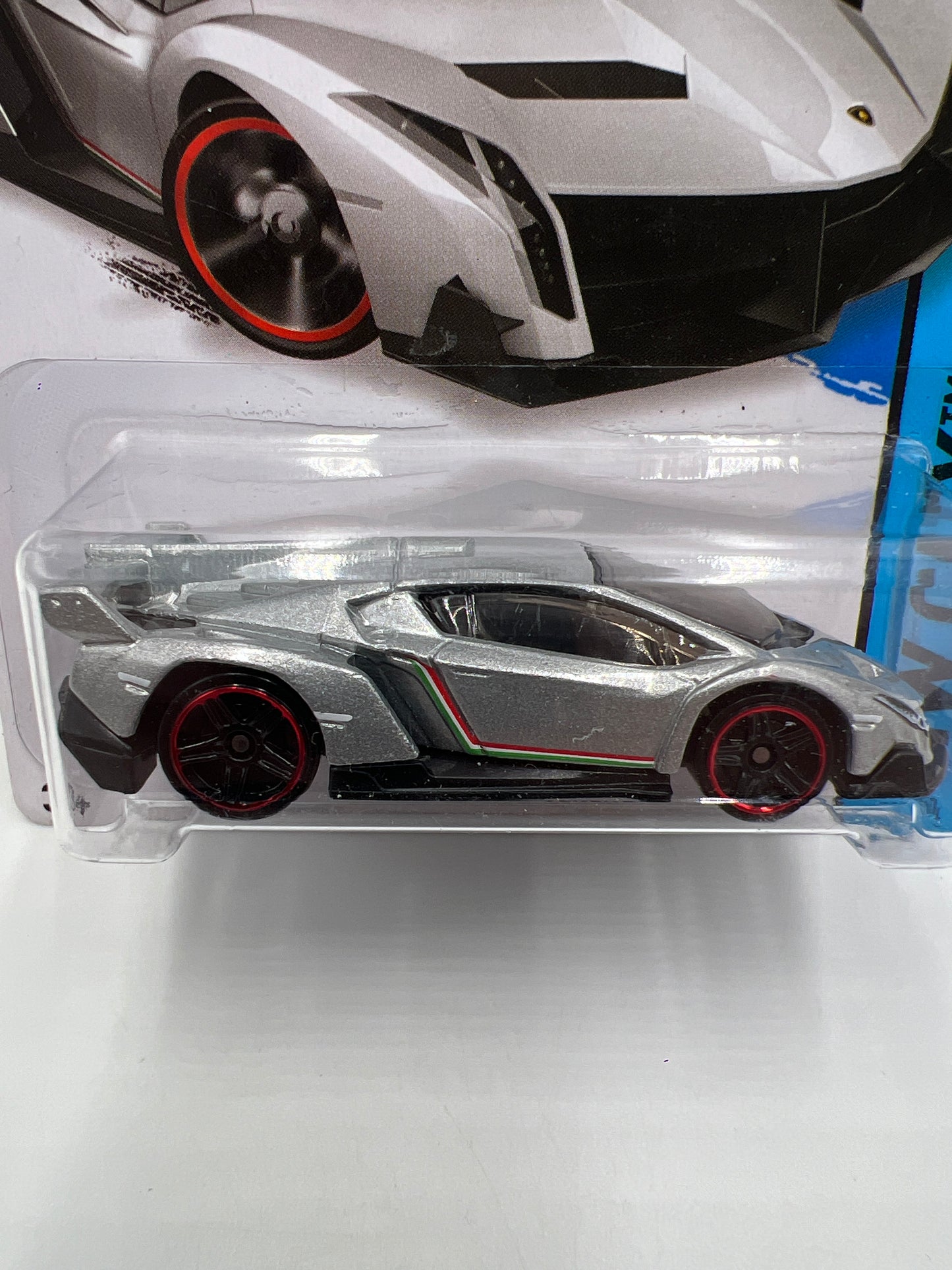 2014 Hot Wheels City #37 Lamborghini Veneno Silver 101B