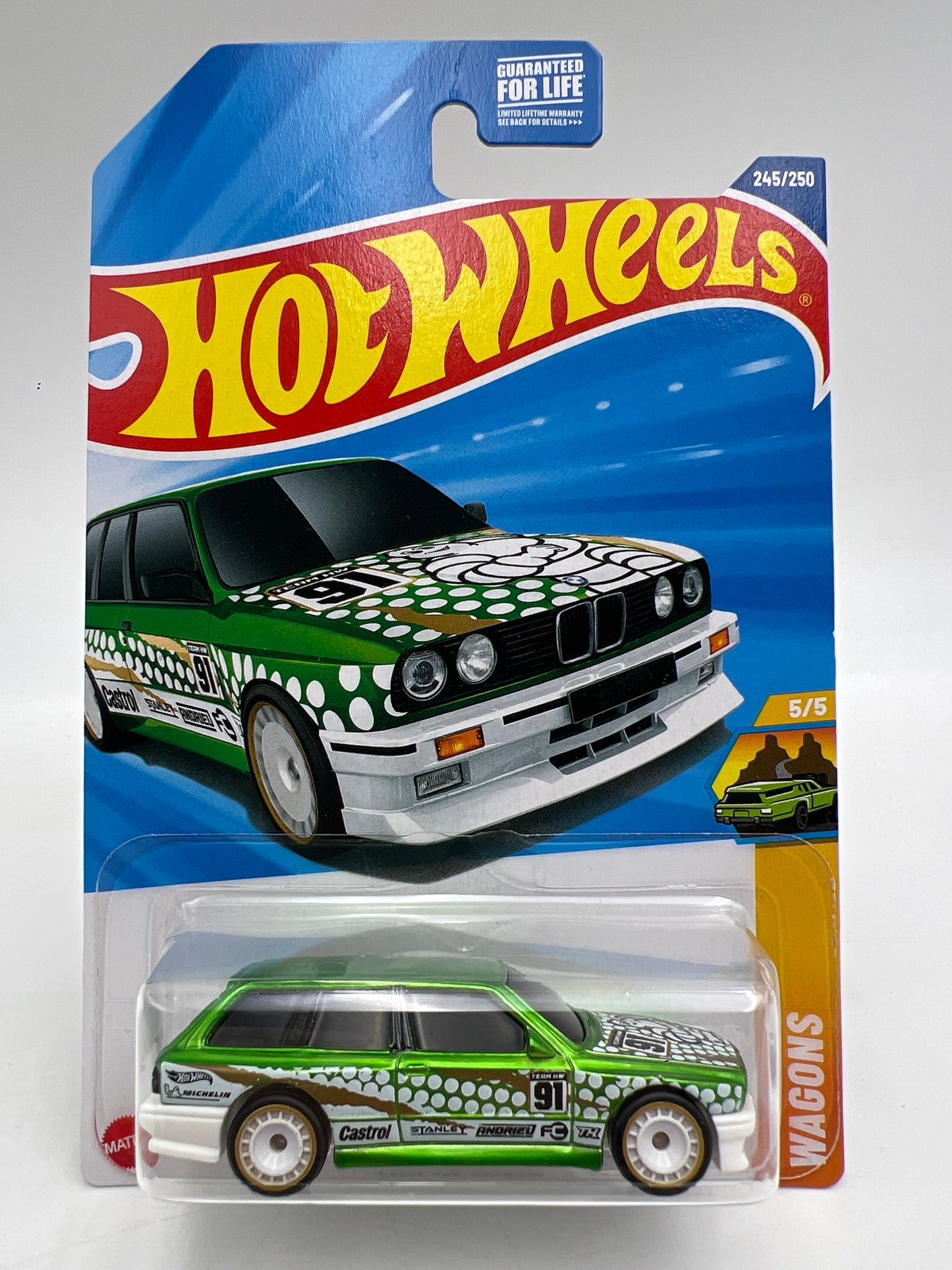2025 Hot Wheels Super Treasure Hunt #245 BMW M3 Wagon Green W/Protector