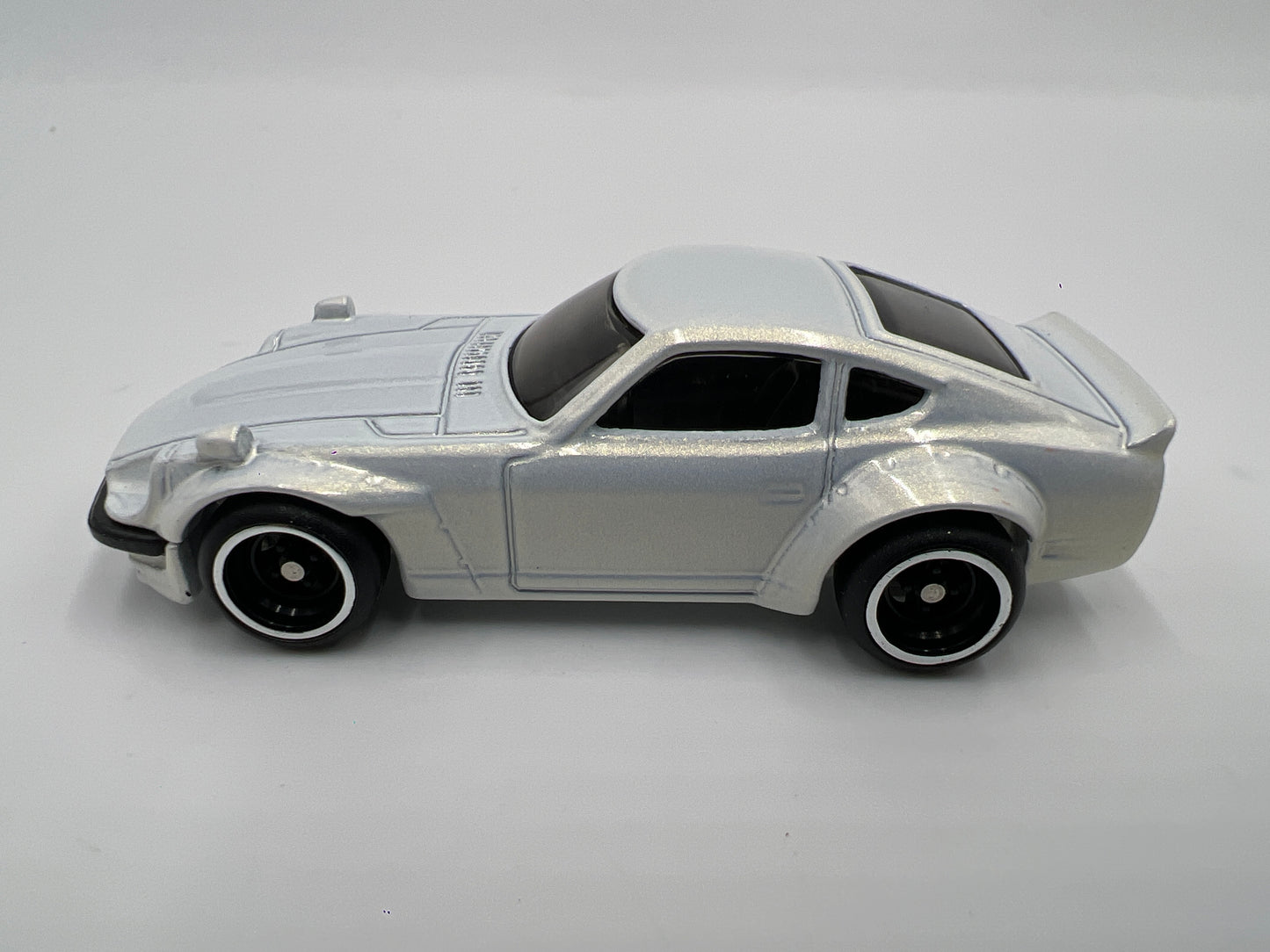 Hot Wheels 1/64 Premium Diorama Set Custom Datsun 240Z White Loose