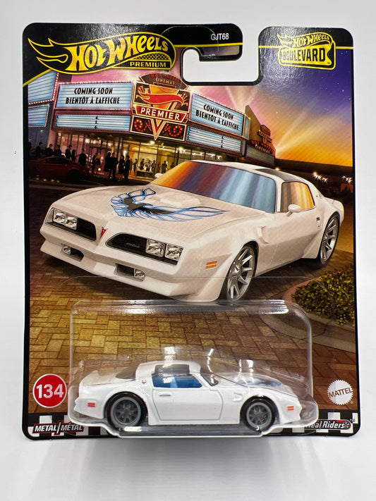 Hot Wheels Premium Boulevard #134 77 Pontiac Firebird TA White 260C