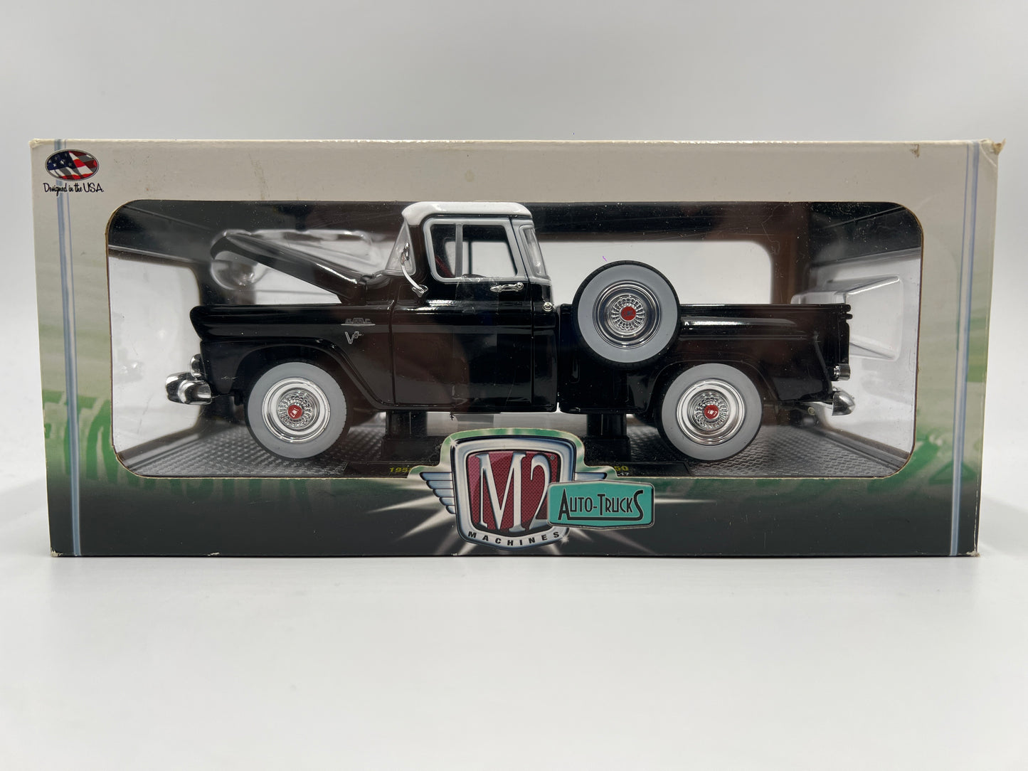 M2 Machines 1/24 Premium Edition Auto-Trucks 1958 GMC Suburban Carrier Black R50