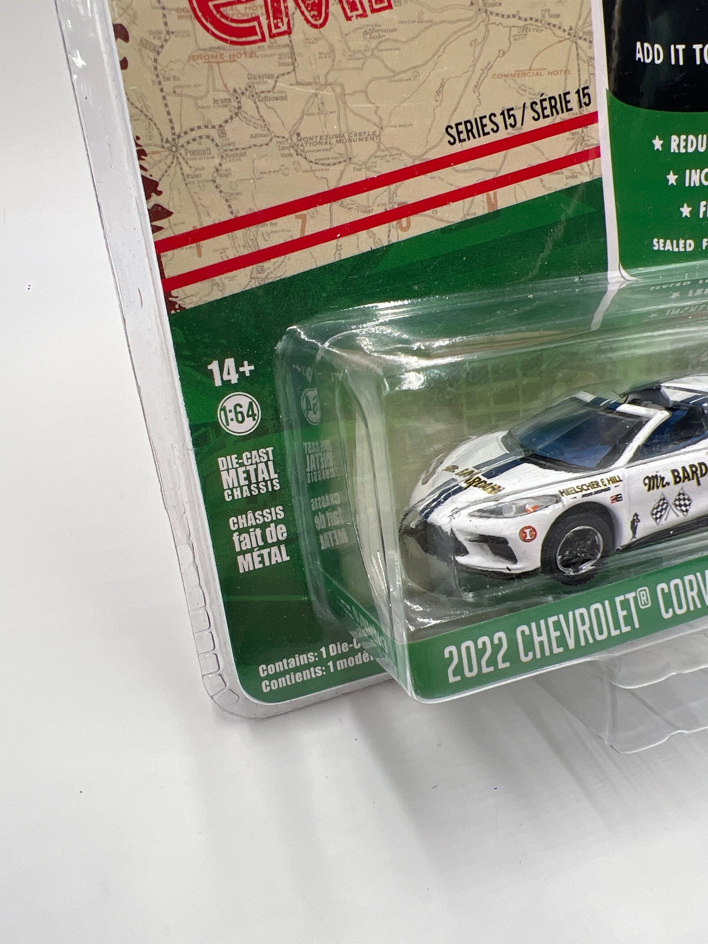 Greenlight Running on Empty Series 15 2022 Chevrolet Corvette C8 Stingray Coupe White 184F