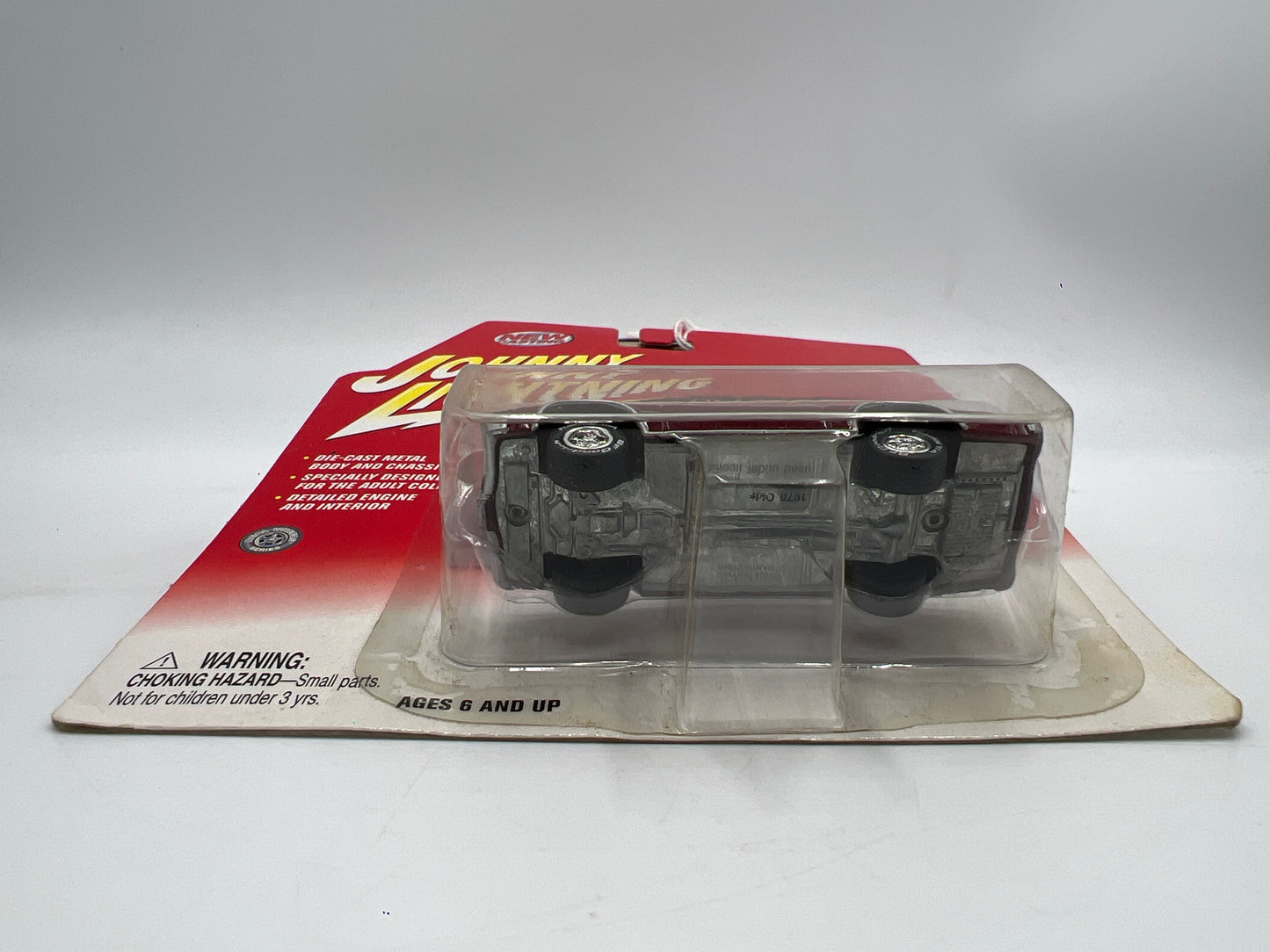 Johnny Lightning Classic Gold Collection 1976 Olds Cutlass Supreme Maroon 222F