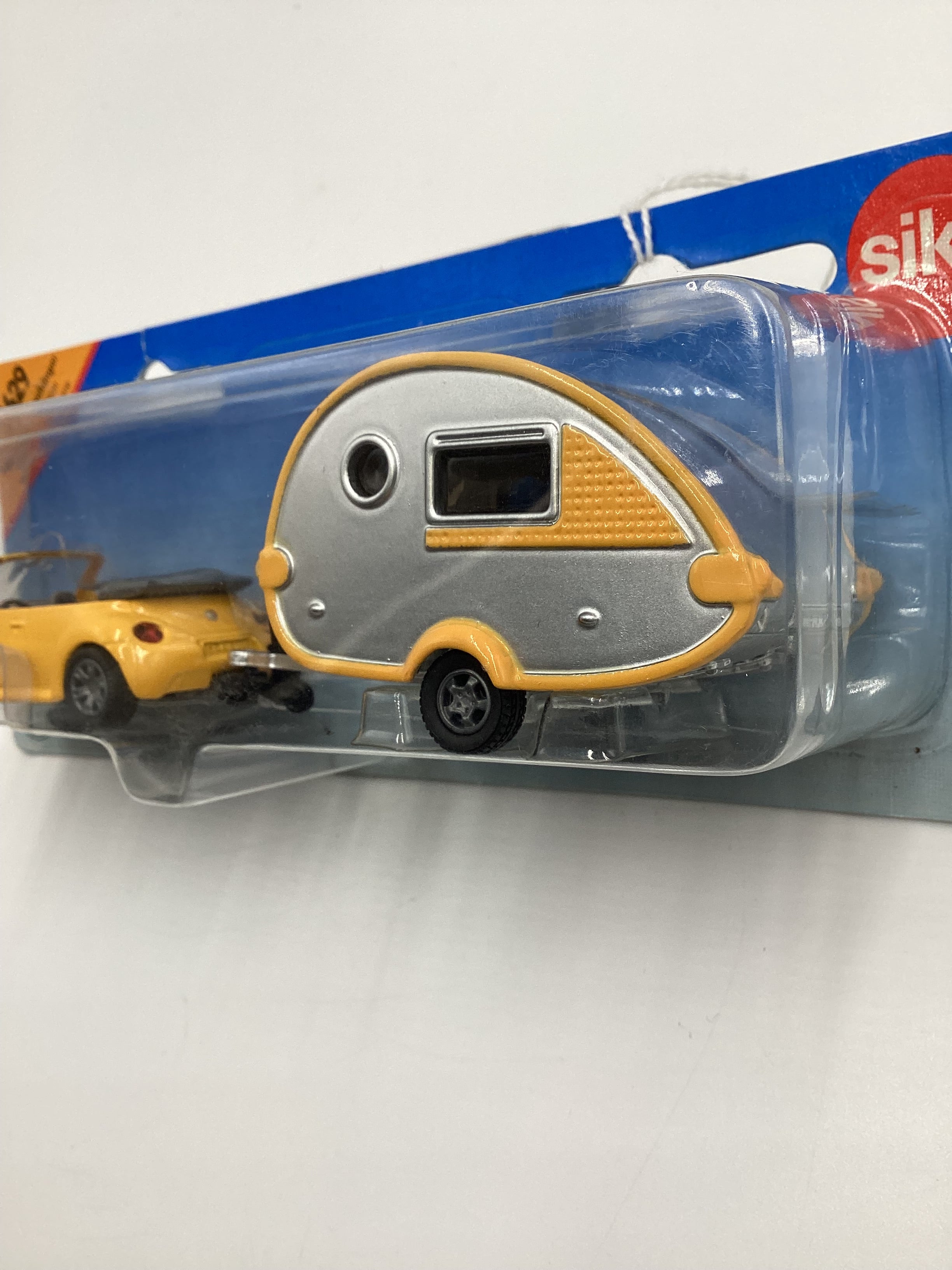 Siku #1629 Car with Caravan Yellow VW Beetle SR – carolinasdiecast