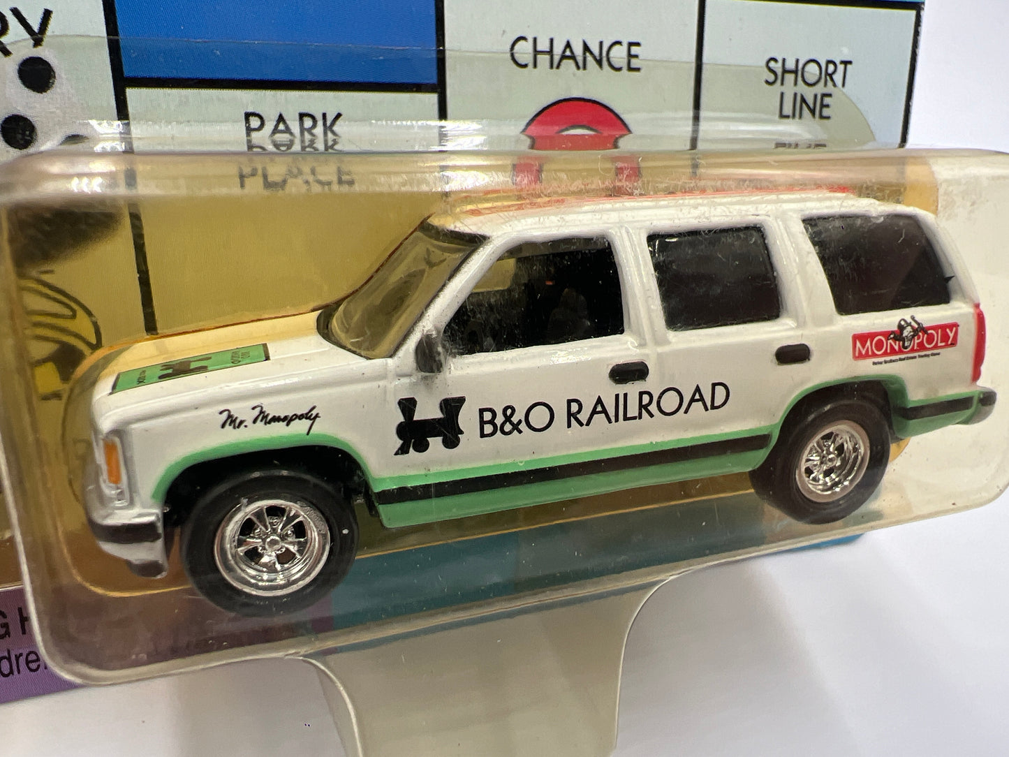 Johnny Lightning Monopoly 1997 Chevy Tahoe White 230D