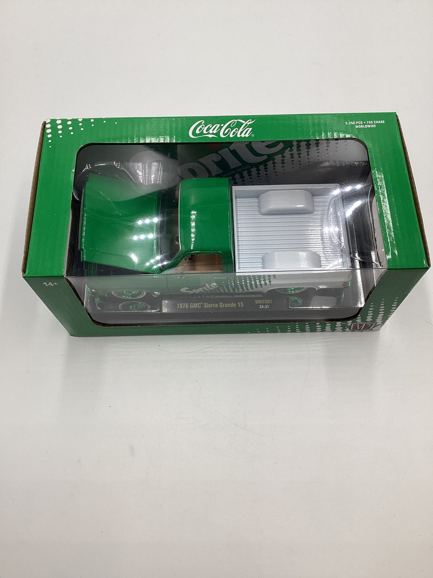 M2 Machines 1/24 Walmart Exclusive Sprite 1976 GMC Sierra Grand Green/White WMTS01 Chase