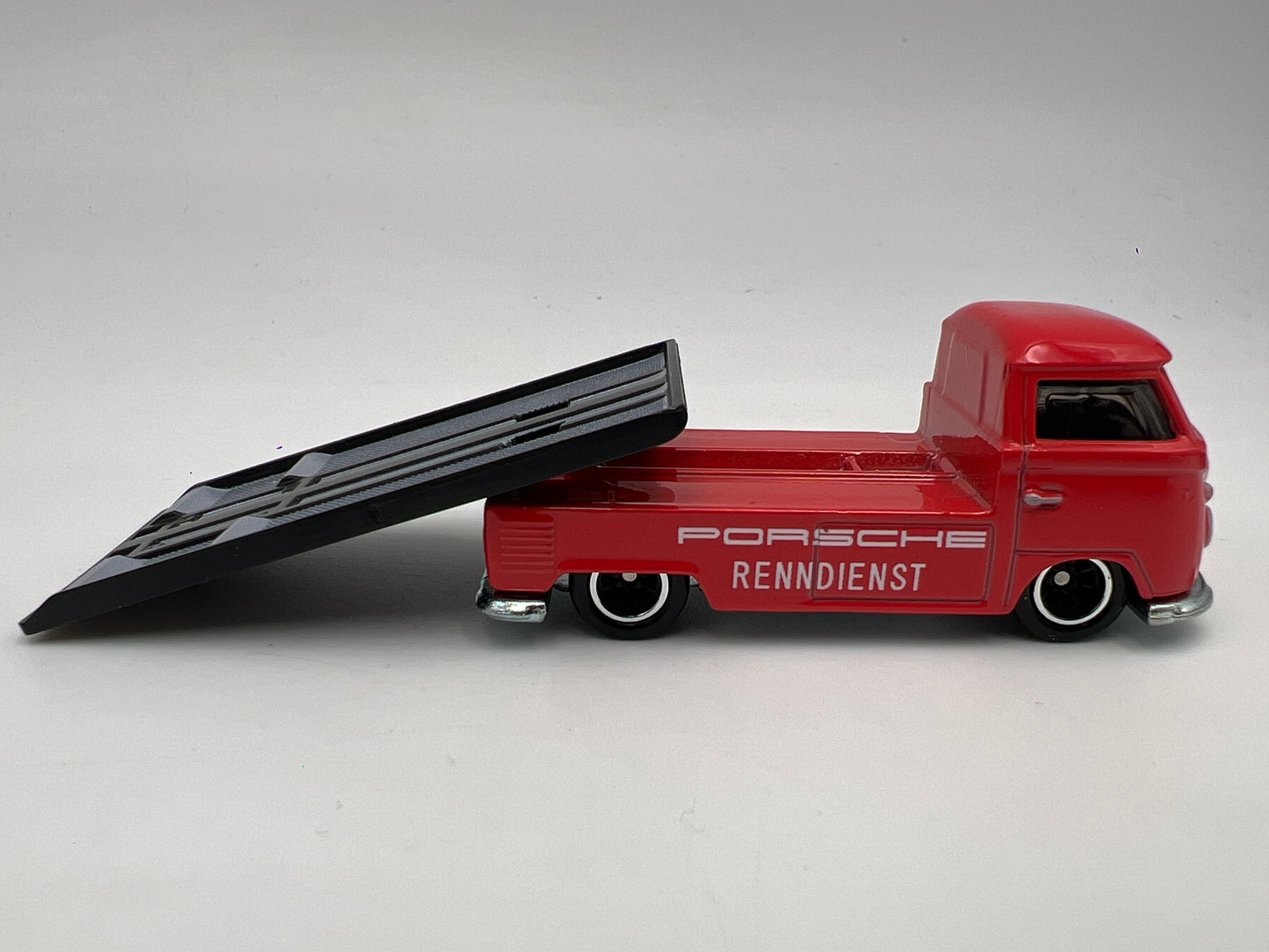 Hot Wheels 1/64 Premium Diorama Set Volkswagen Porsche Transporter T1 Pickup Red Loose