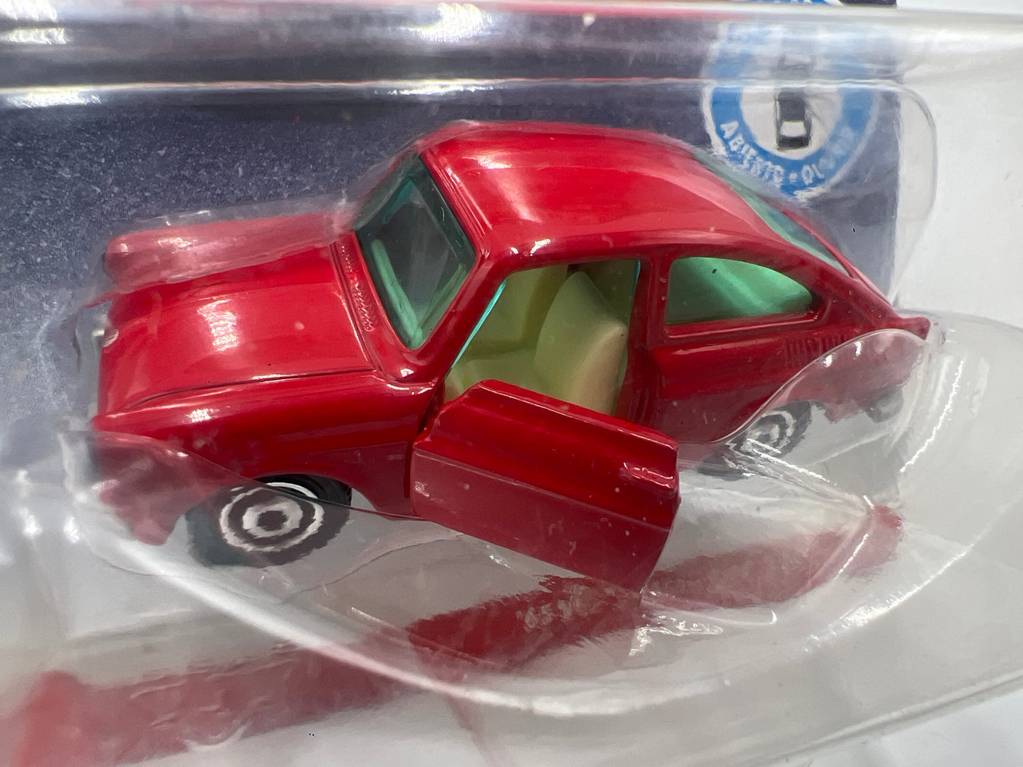 Matchbox Moving Parts MBX Road Trip 65 Volkswagen Type 3 Fastback Red 167J