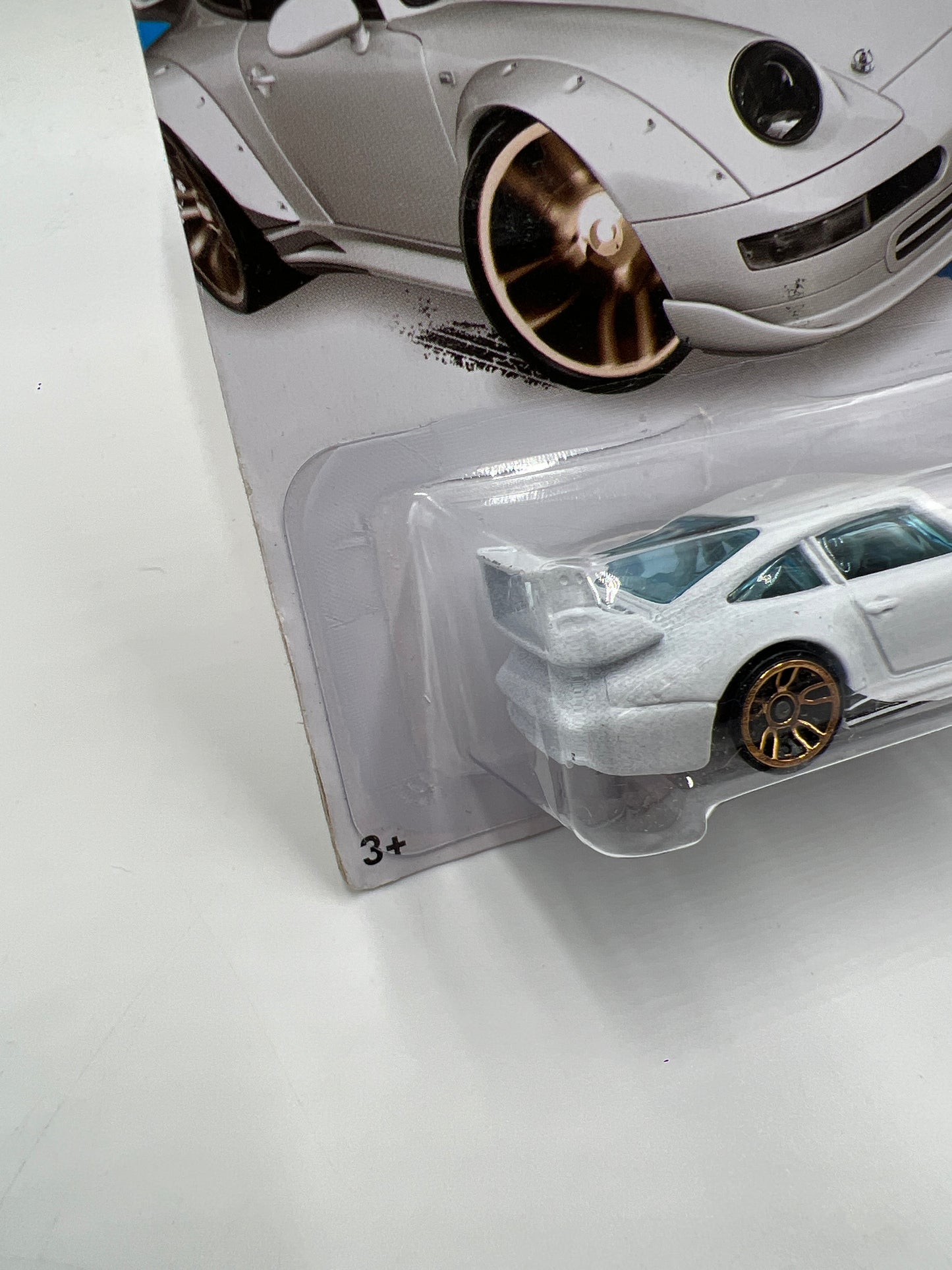 2014 Hot Wheels HW City #27 Porsche 993 GT2 White SR