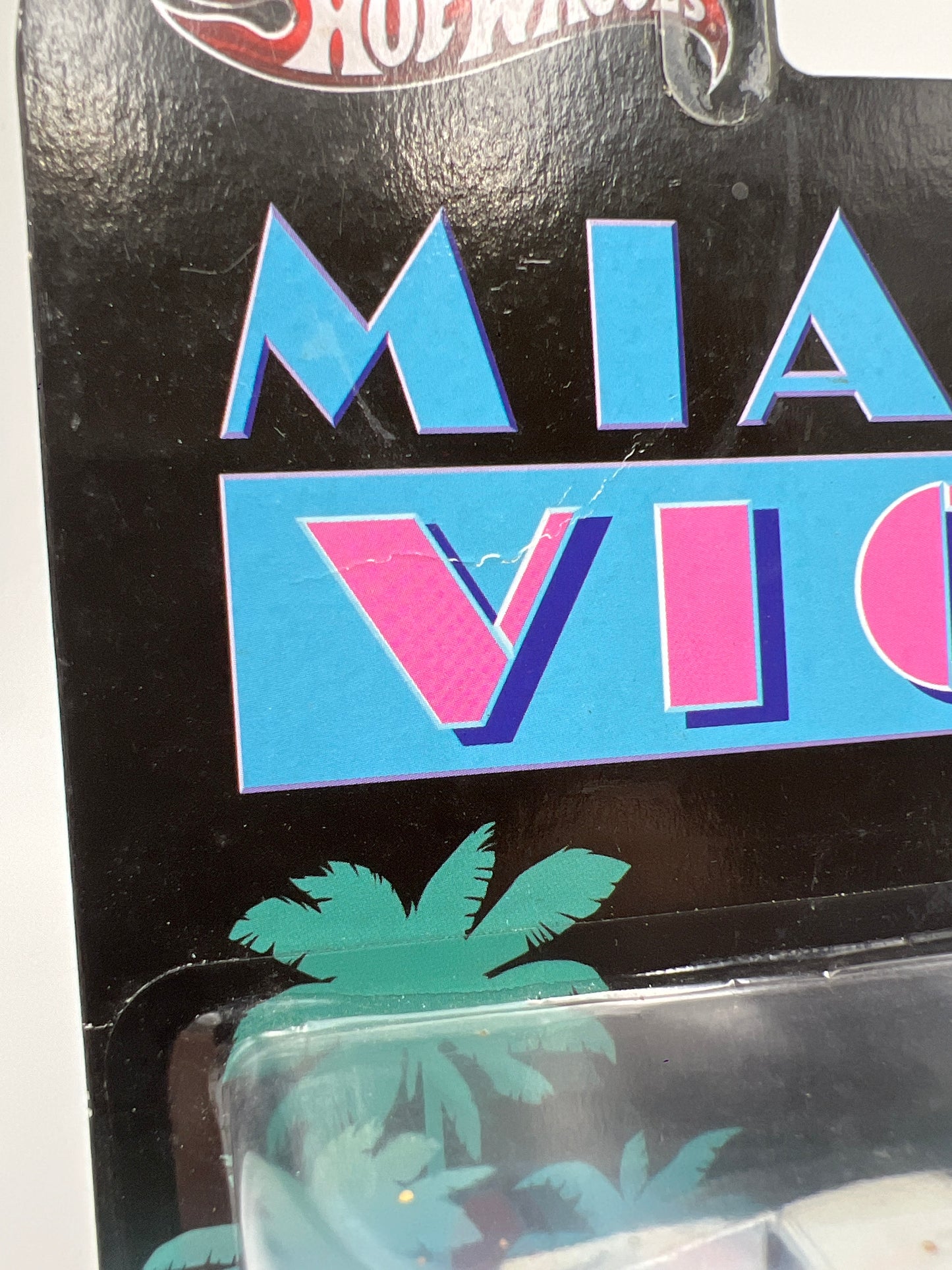 Hot Wheels Retro Entertainment Miami Vice Ferrari F512M White W/Protector