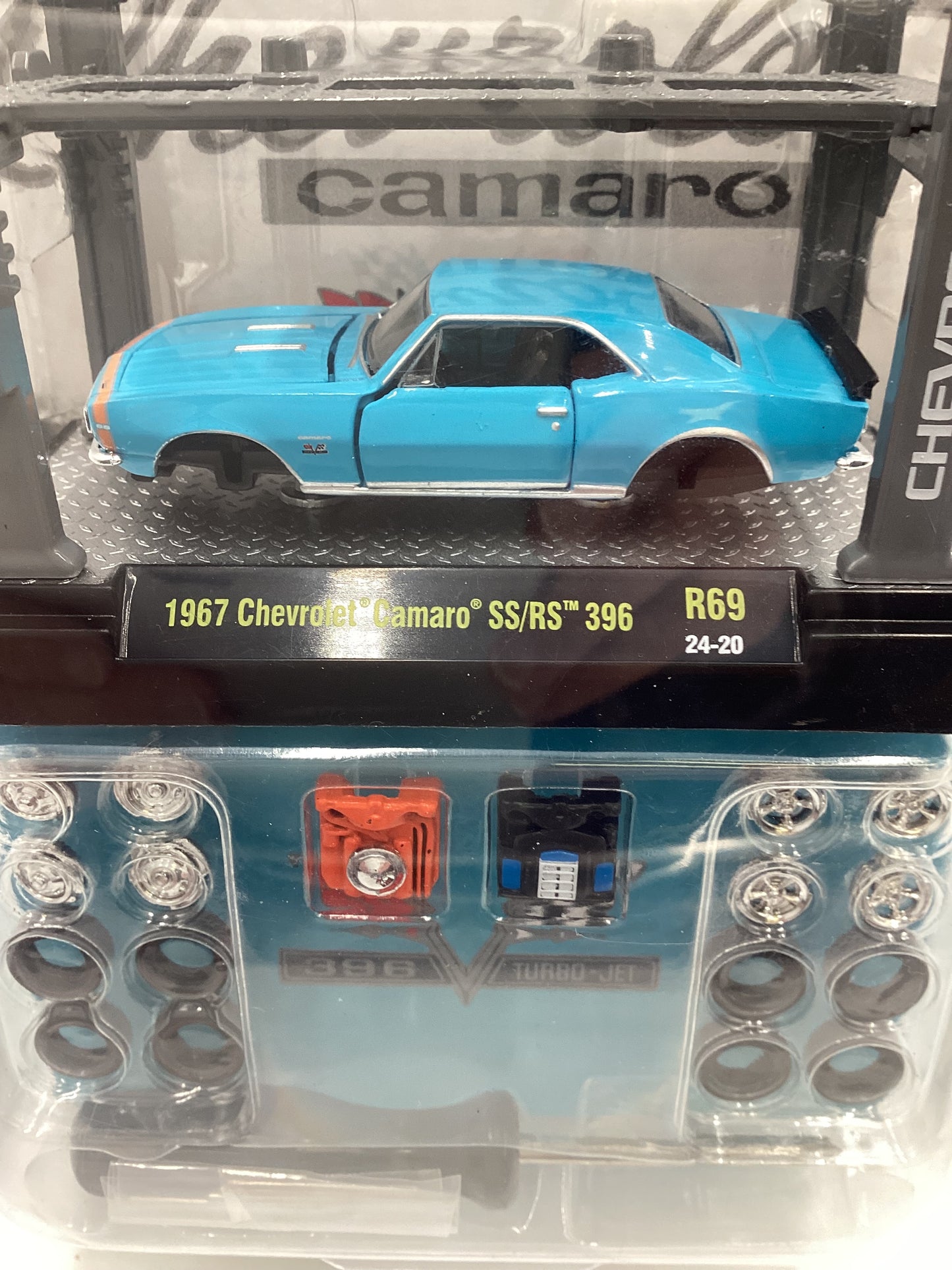 M2 Machines Model Kit 1967 Chevrolet Camaro SS/RS 396 Light Blue R69 201H