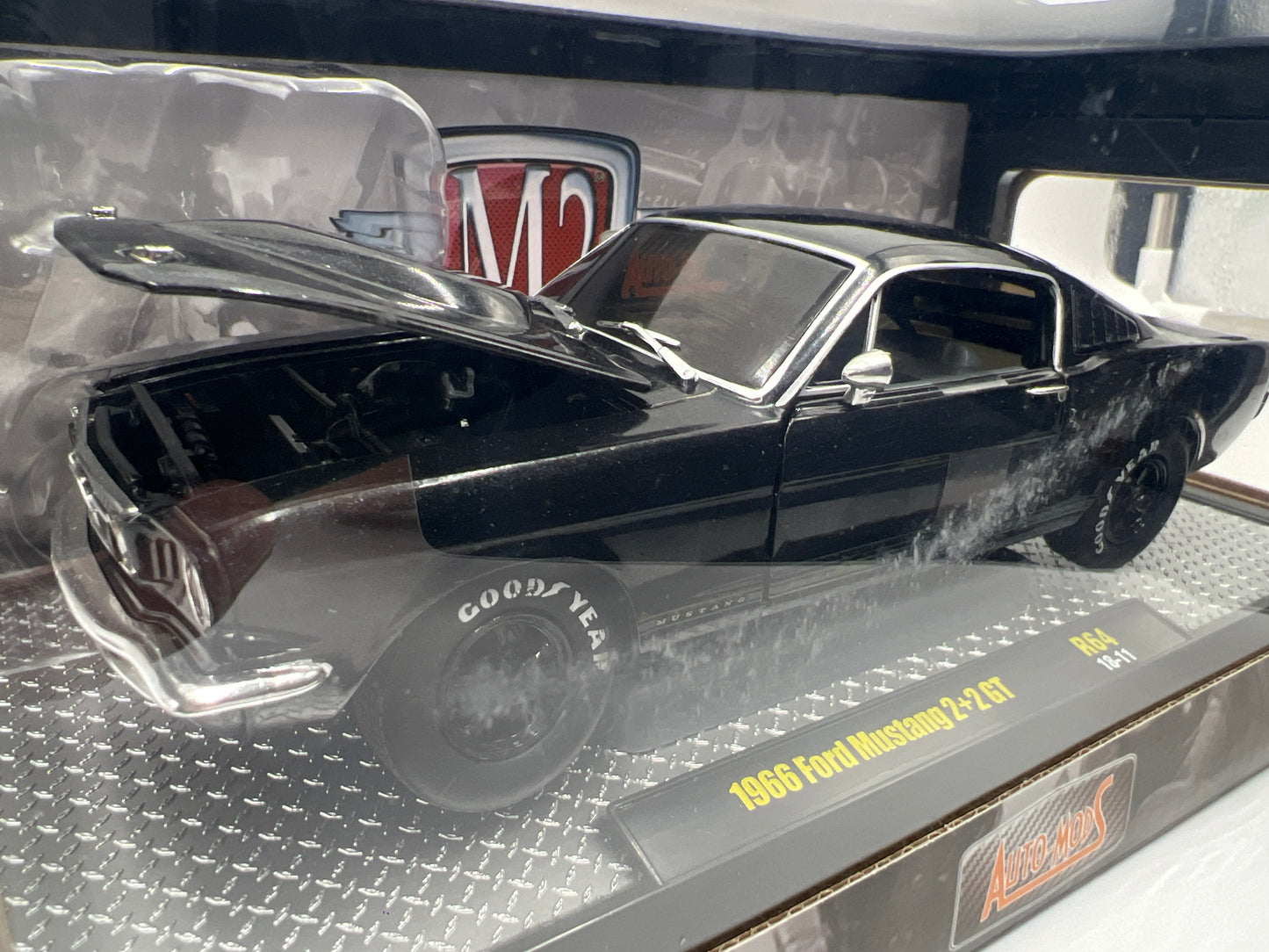 M2 Machines 1/24 Auto-Mods 1966 Ford Mustang 2+2 GT Black R64