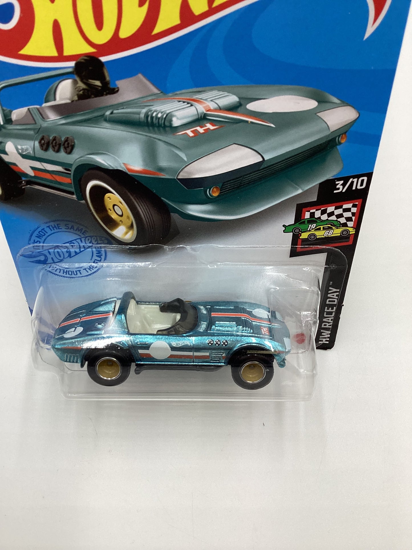 2021 Hot Wheels Super Treasure Hunt #37 Corvette Grand Sport Roadster with protector