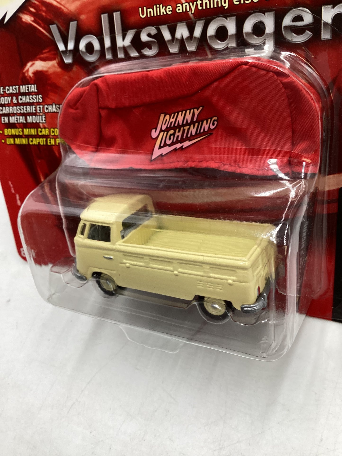 Johnny Lightning Volkswagen Series 1966 Type 2 Pickup Yellow 220B