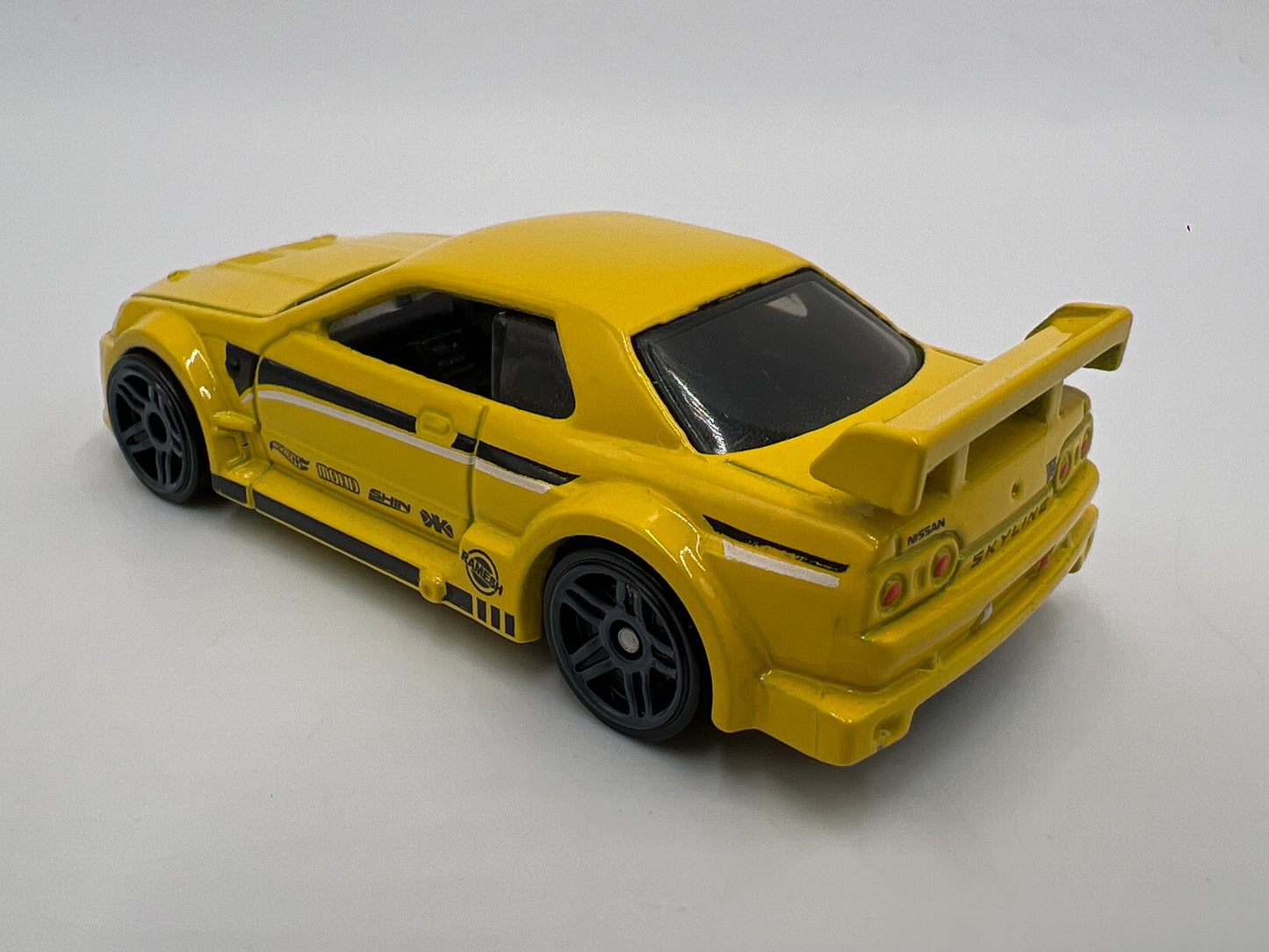 Hot Wheels 1/64 5 Pack Multipack Exclusive Nissan Skyline GR-R R32 Yellow Loose #1