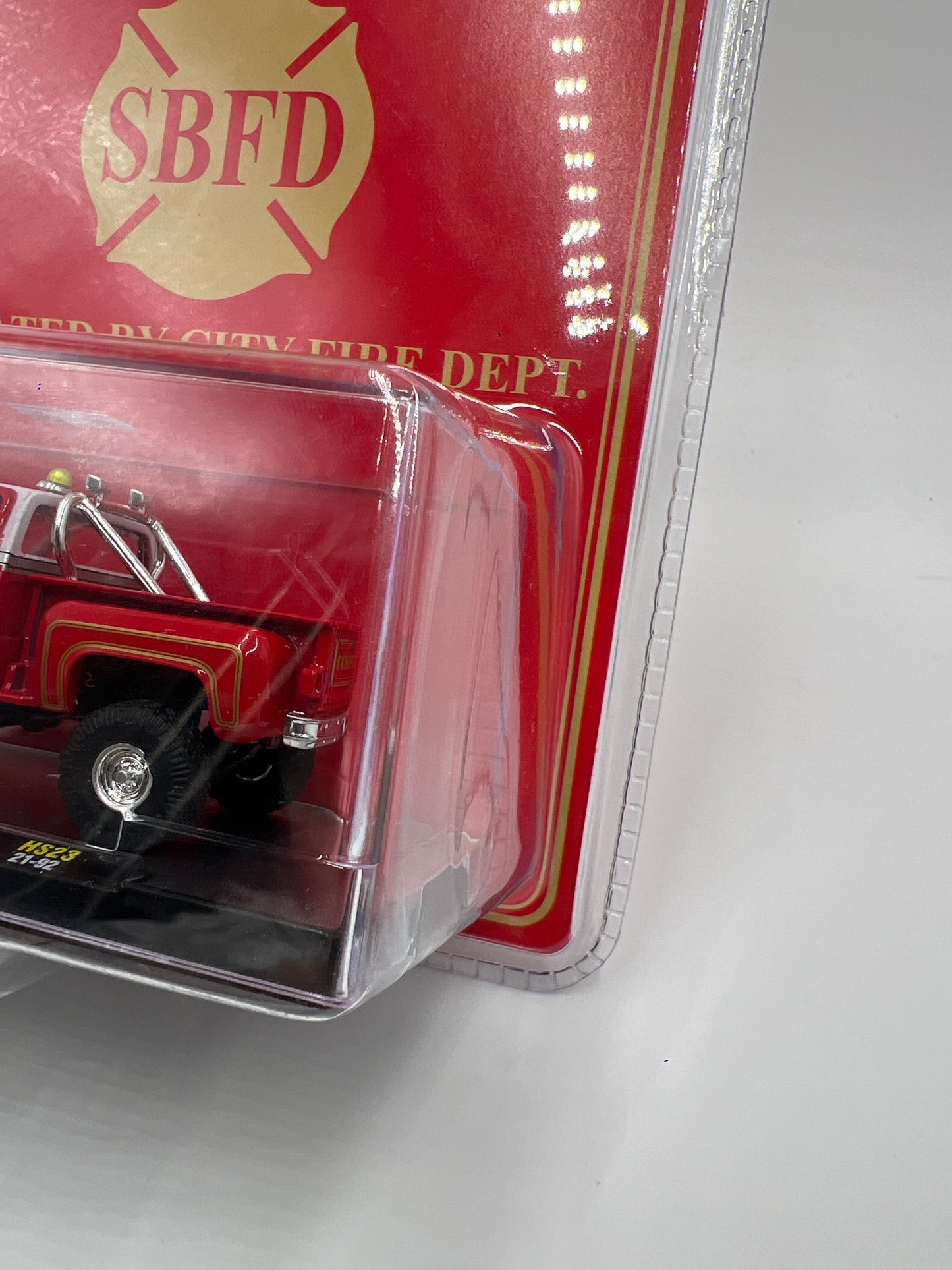 M2 Machines SBFD Chief High Flame 1976 Chevrolet Scottsdale 4x4 Red HS23 197B