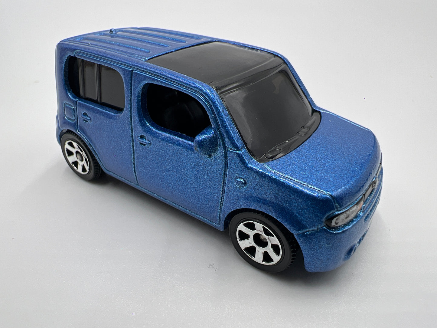 Matchbox #30 Nissan Cube 2010 Blue Loose