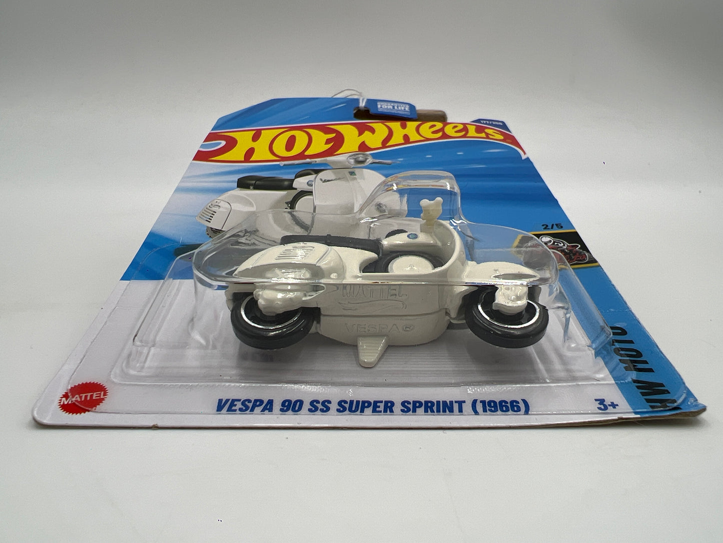 2025 Hot Wheels J Case HW Moto #177 Vespa 90 SS Super Sprint 1966 White Truck 114C