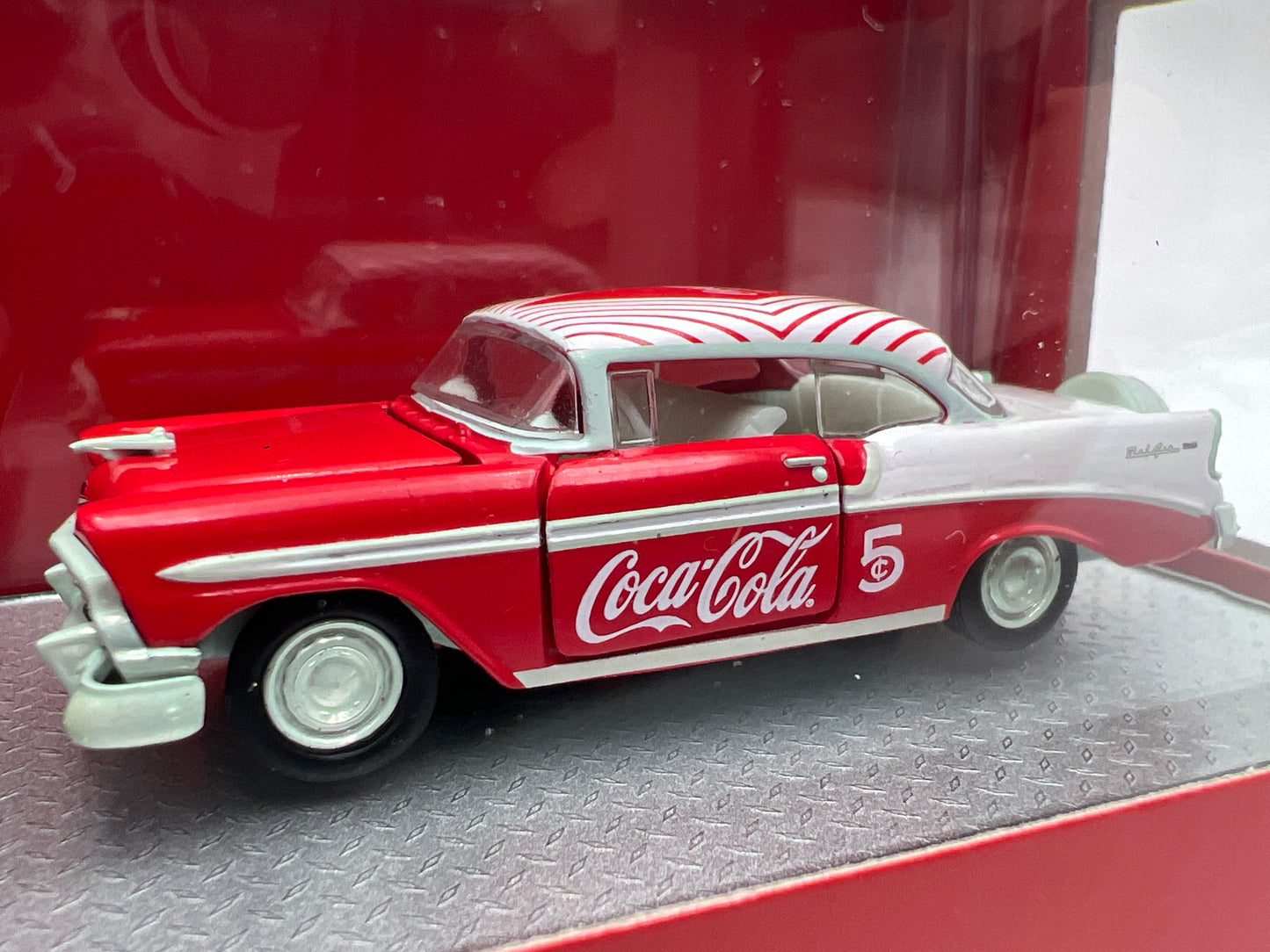 M2 Machines Haulers S03 Coca Cola CHASE 1958 Chevrolet Spartan LCF & 1956 Bel Air