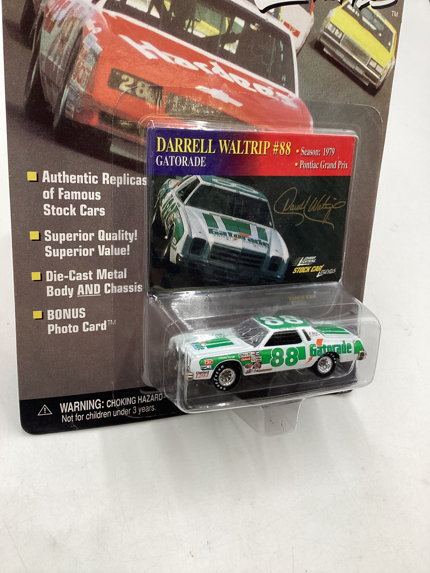 Johnny lightning Stock Car Legends #88 Pontiac Gran Prix Darrell Waltrip 186B