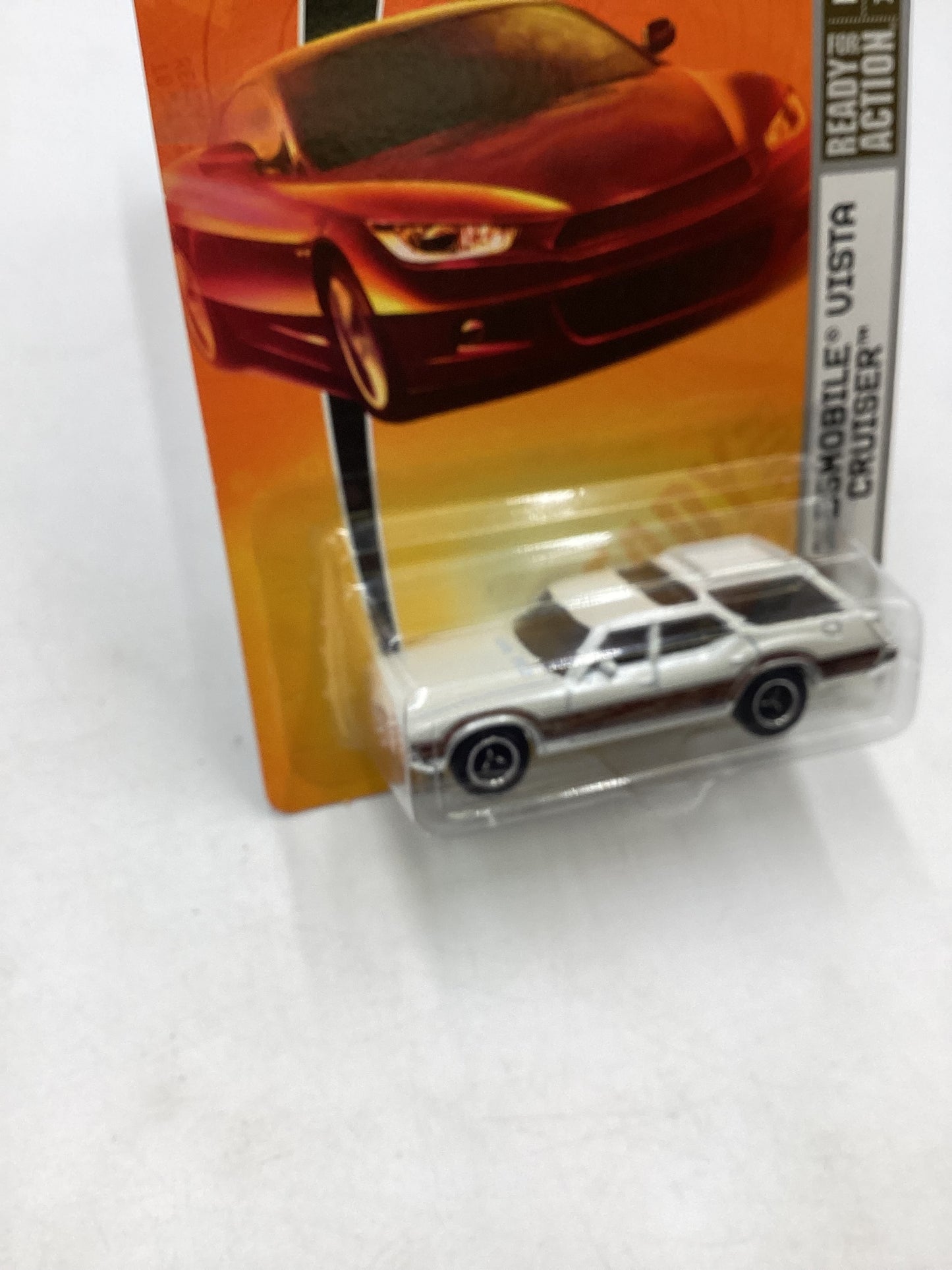 Matchbox #1 Heritage Classics 71 Oldsmobile Vista Cruiser White 210F