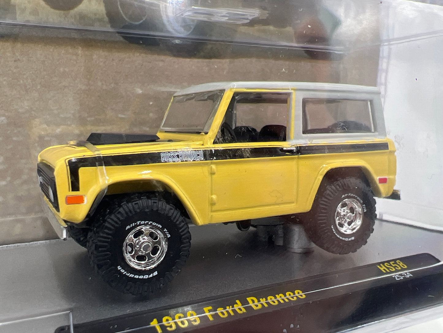 M2 Machines Hobby Exclusive 1969 Ford Bronco Yellow HS58 194E