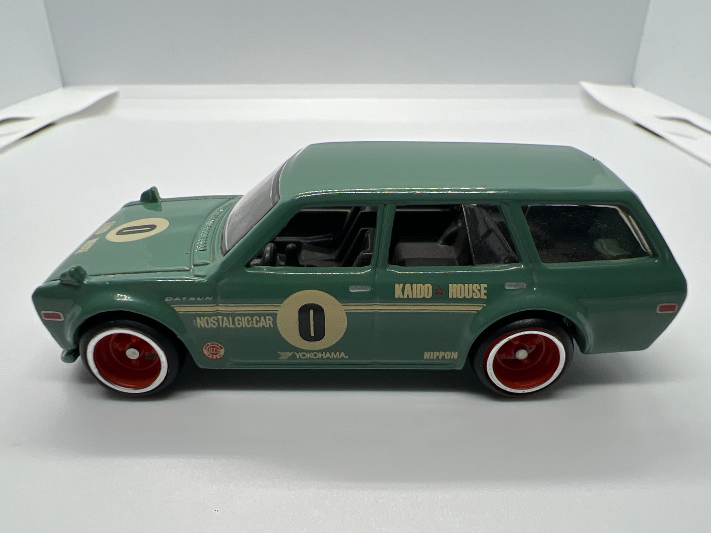 Hot Wheels 1/64 Premium Diorama Set 71 Datsun 510 Wagon Green Loose