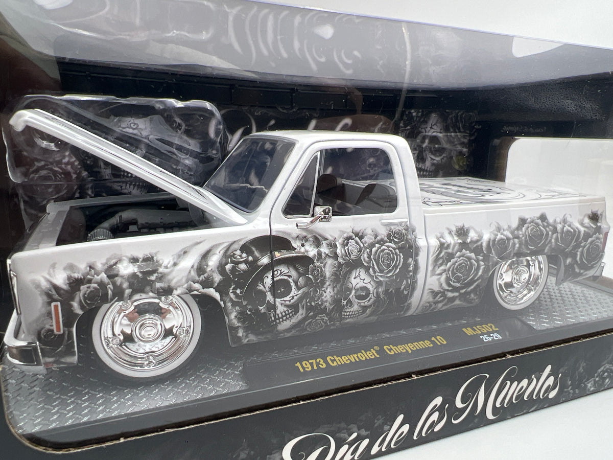M2 Machines 1/24 MJS02 MiJo Exclusive Dia De Los Muertos 1973 Chevrolet Cheyenne 10