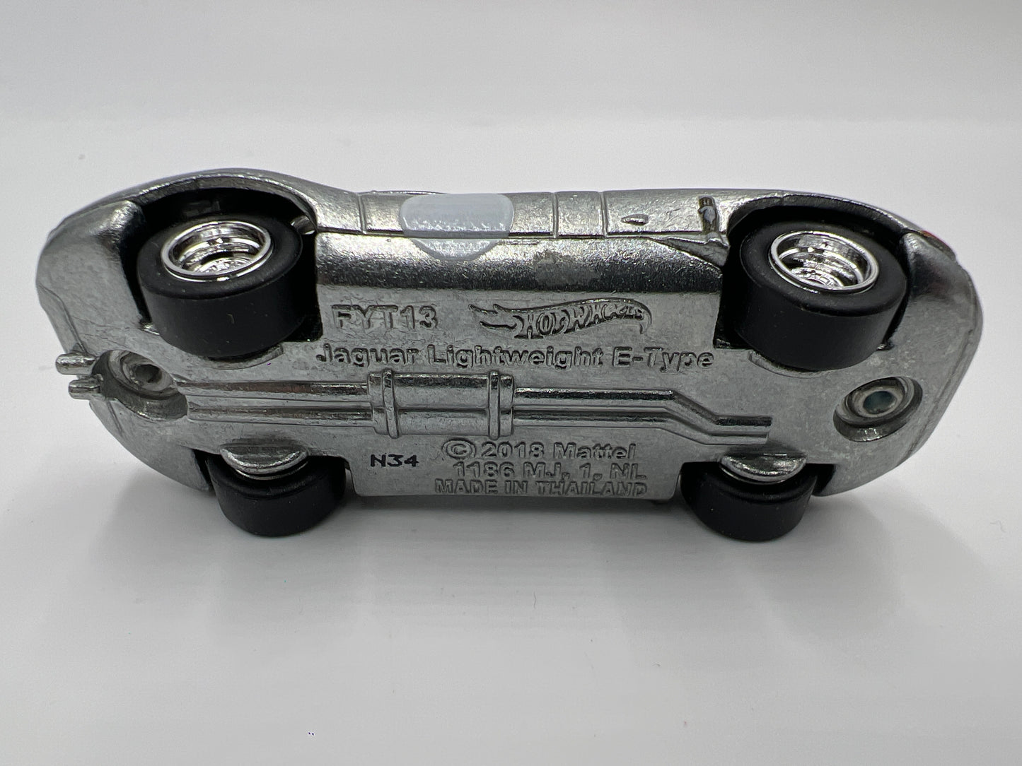 Hot Wheels 1/64 Premium Diorama Set Jaguar Lightweight E-Type Silver Loose