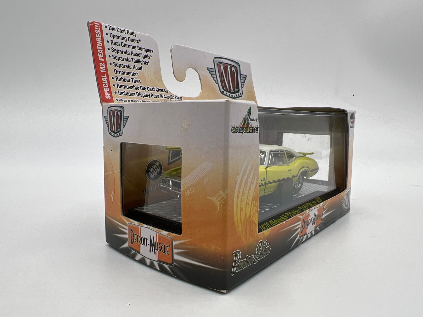 M2 Machines Detroit Muscle 1970 Oldsmobile Cutlass 442 W-30 Yellow R28