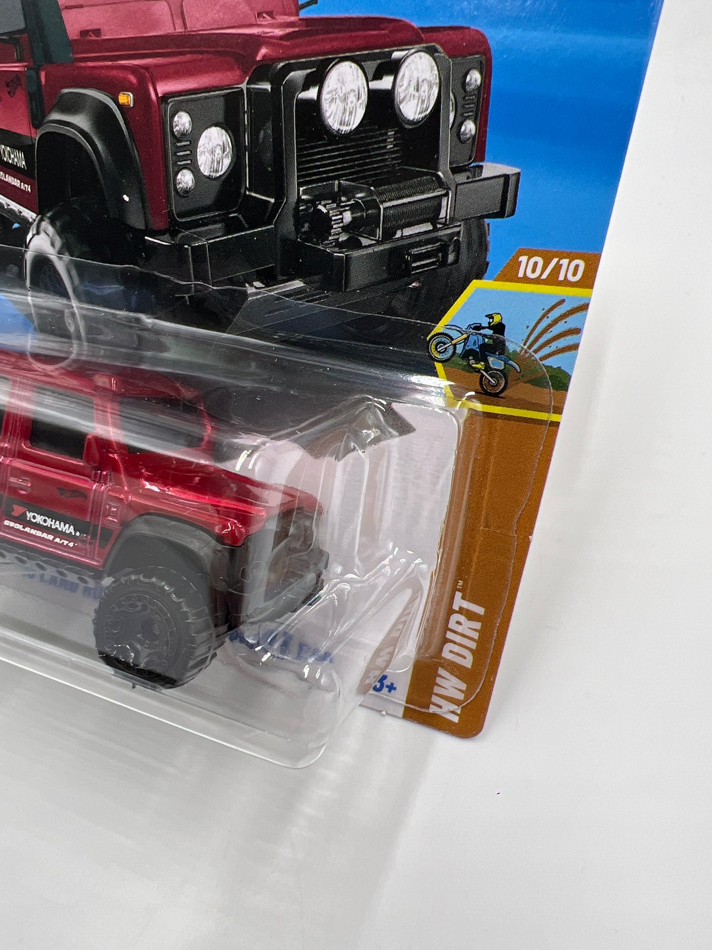 2025 Hot Wheels J Case HW Dirt #179 15 Land Rover Defender Double Cab Red 94i