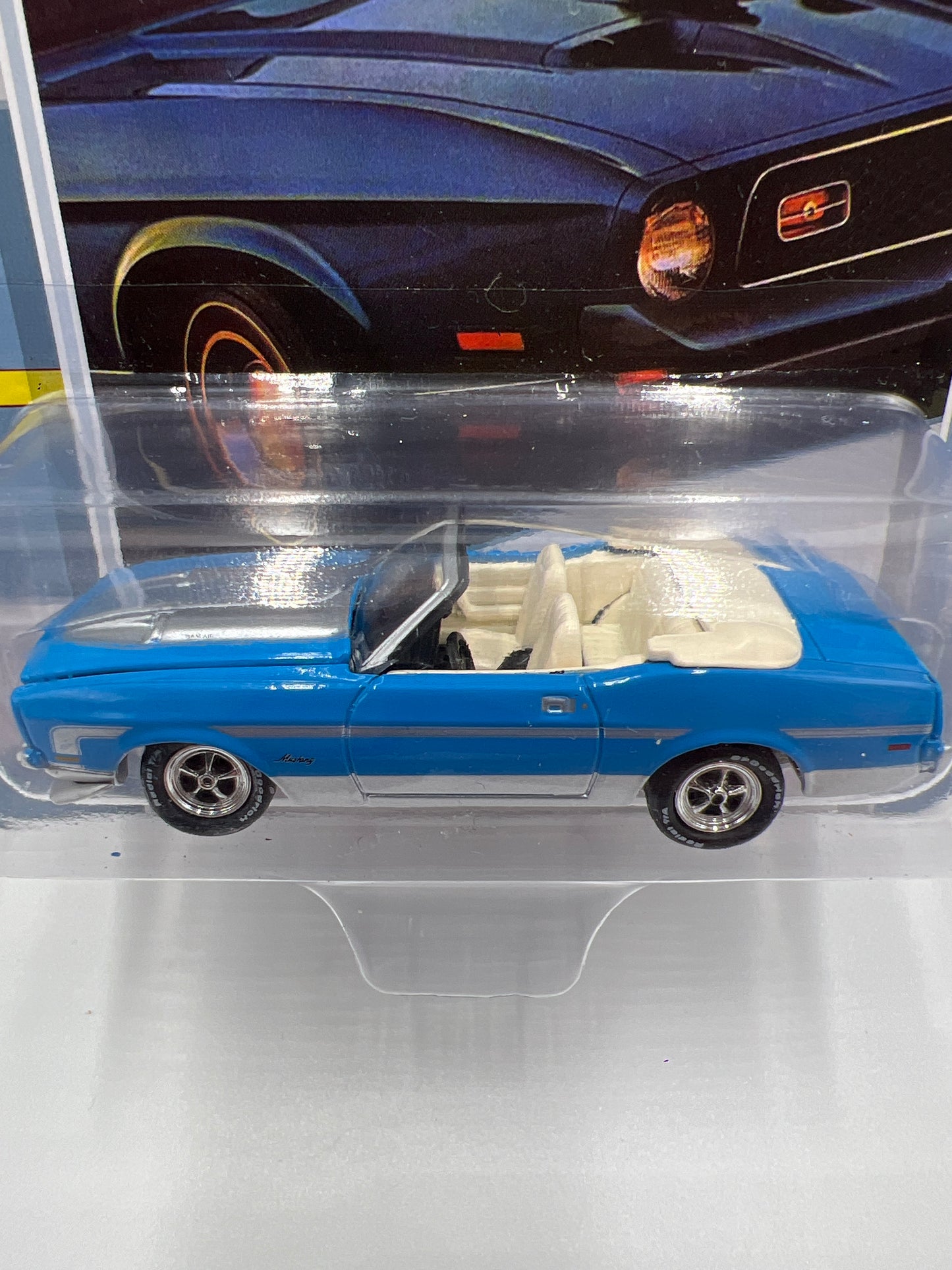 Johnny Lightning Classic Gold Collection Release 1 Version B 1972 Ford Mustang Convertible Grabber Blue 228B