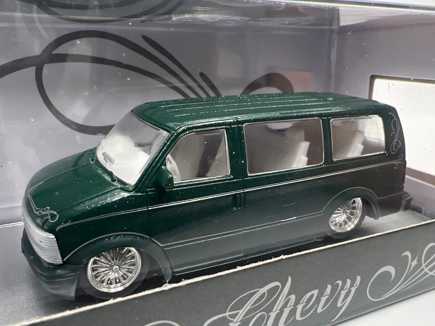 2026 M2 Machines WMTS22 Walmart Exclusive 1995 Chevy Astro Van Dark Green