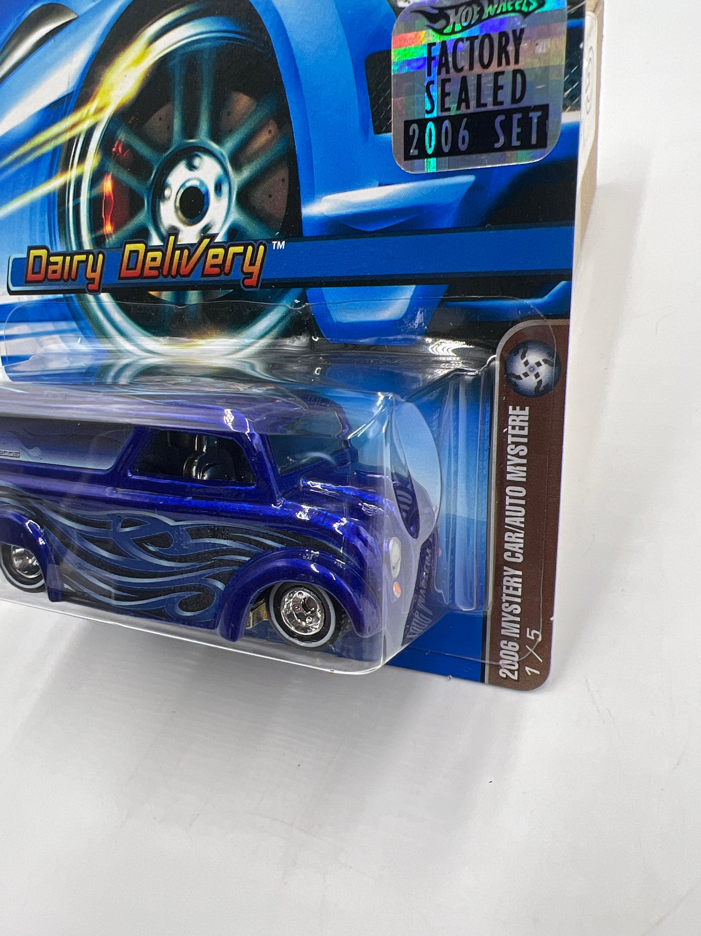 2006 Hot Wheels #219 Mystery Car/Auto Mystere Dairy Delivery Factory Sealed W/Protector