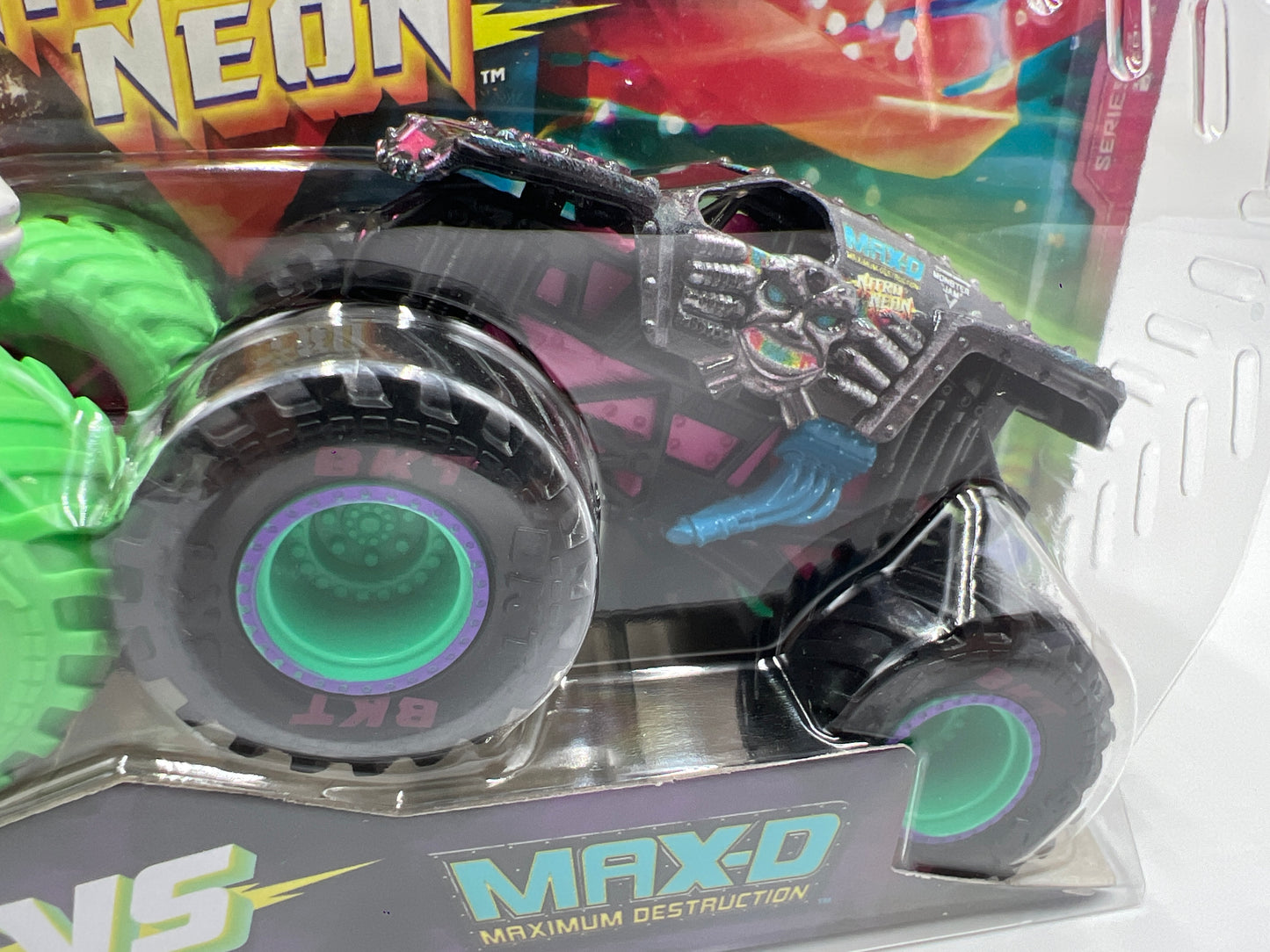Monster Jam Nitro Neon Series 3 Walmart Exclusive Sparkle Smash Vs Max-D