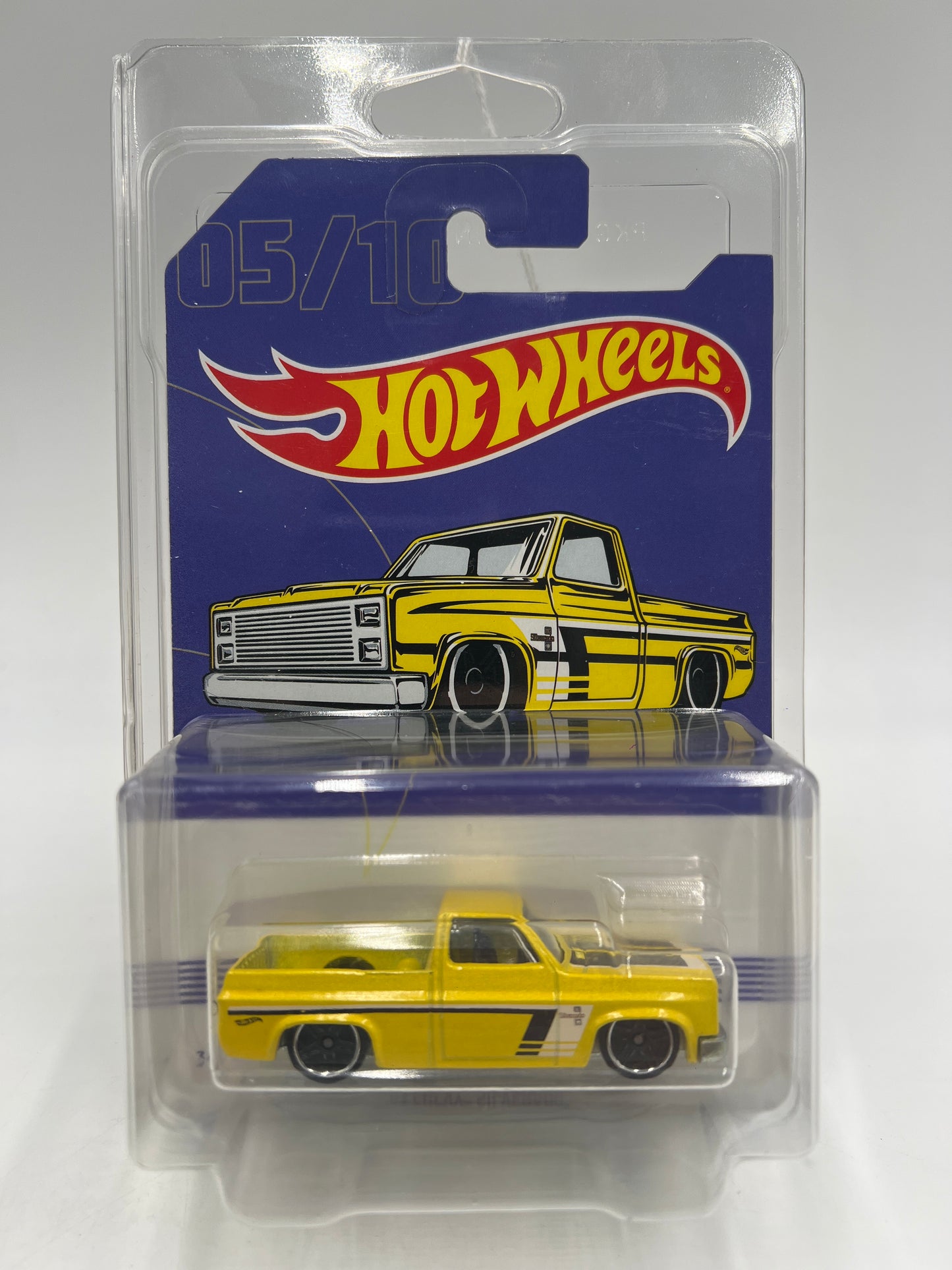 Hot Wheels Walmart Exclusive American Truck Series #5 83 Chevy Silverado Yellow W/Protector