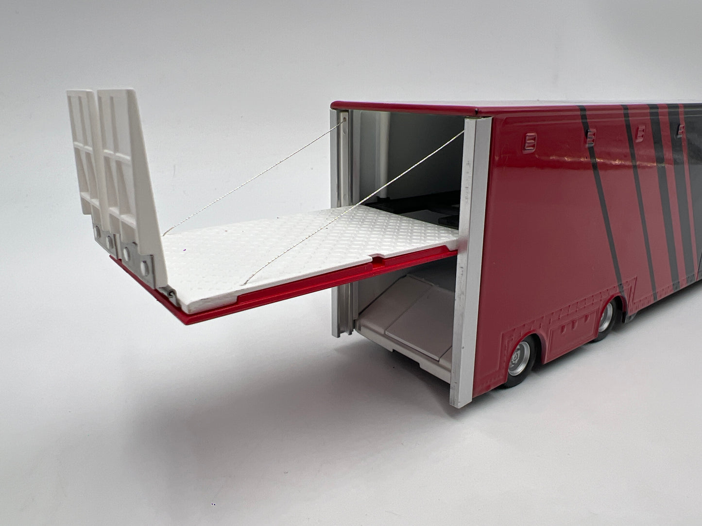 Mini GT #741 Mercedes-Benz Actros W/Racing Transporter Advan