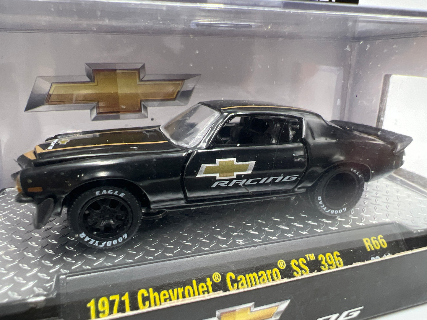 M2 Machines 1971 Chevrolet Camaro SS 396 Black R66
