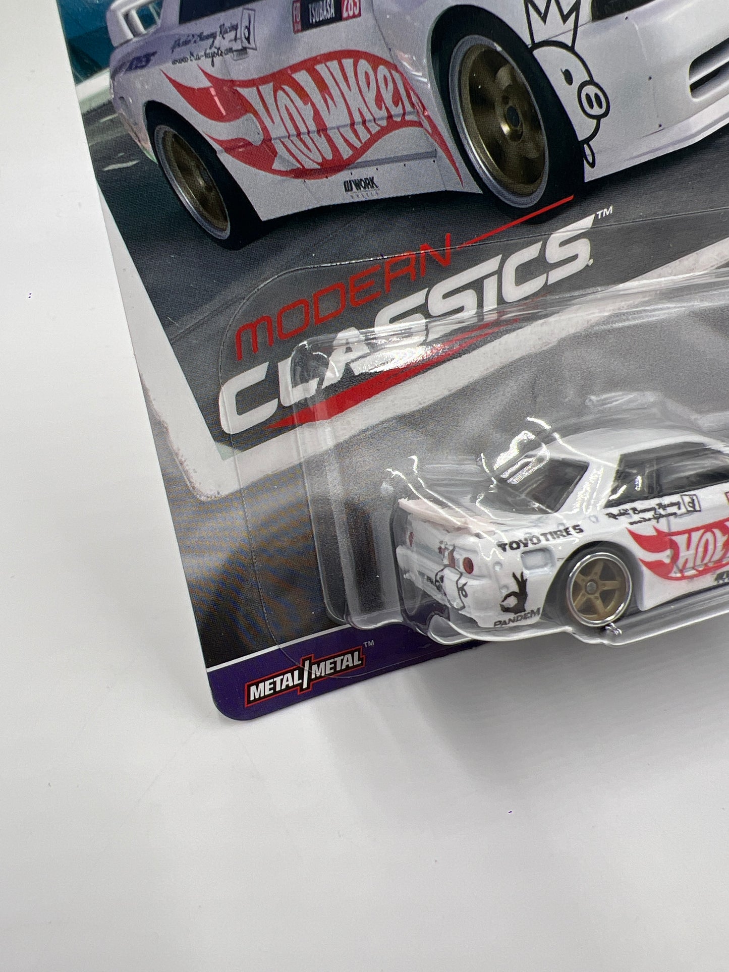 Hot Wheels Premium Modern Classics #1 Nissan Skyline GT-R R32 Pandem White 243B
