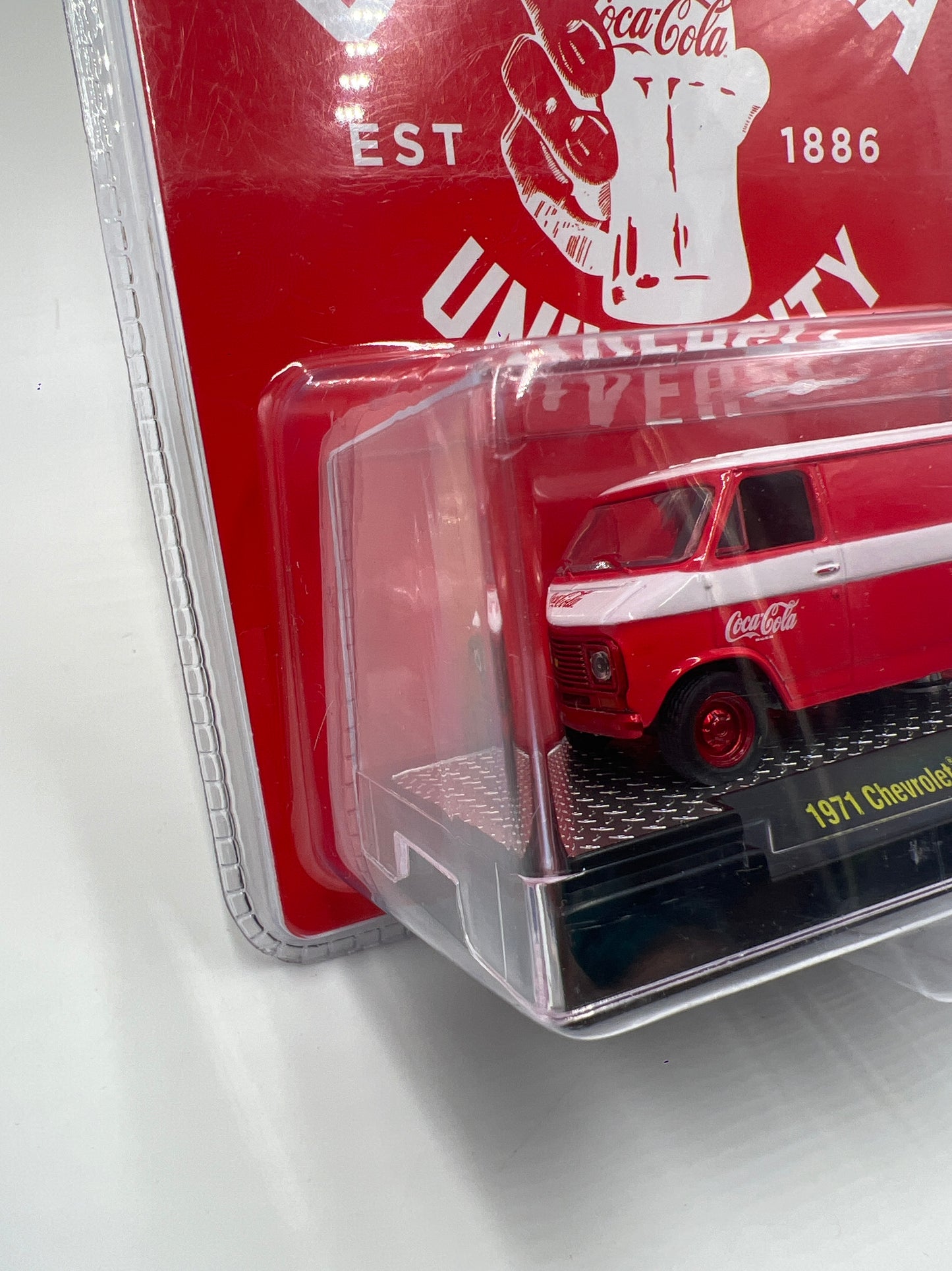 M2 Machines A62 Coca Cola CHASE 1971 Chevrolet Van G10 Red