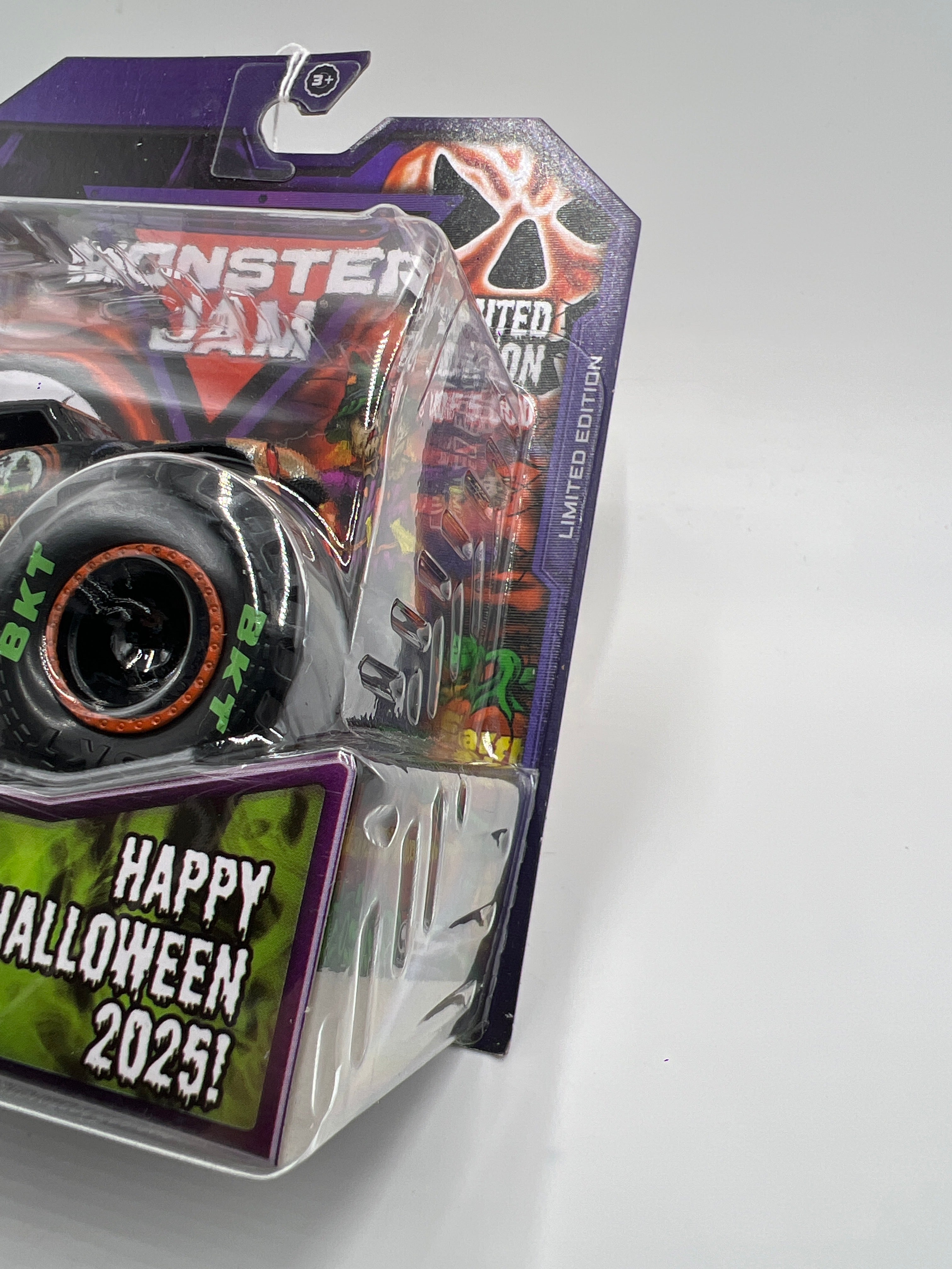 2025 Monster Jam Happy Halloween Limited Edition 1/5000 Grave