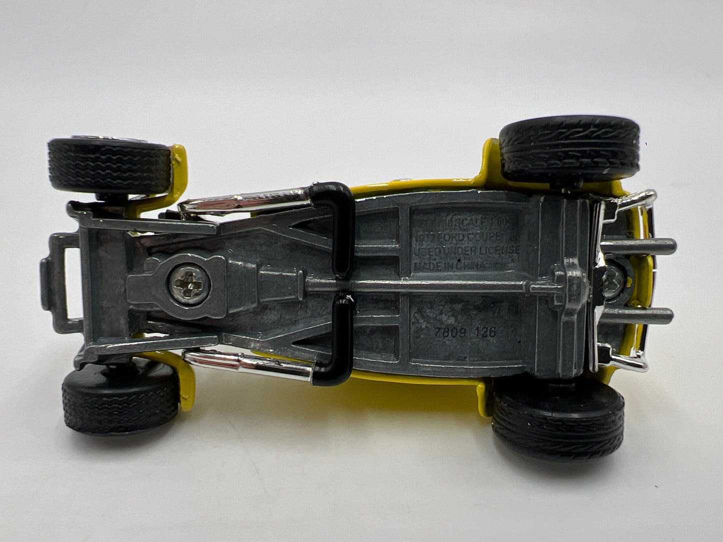 Motor Max 1/64 American Graffiti 1932 Ford Coupe Yellow Loose